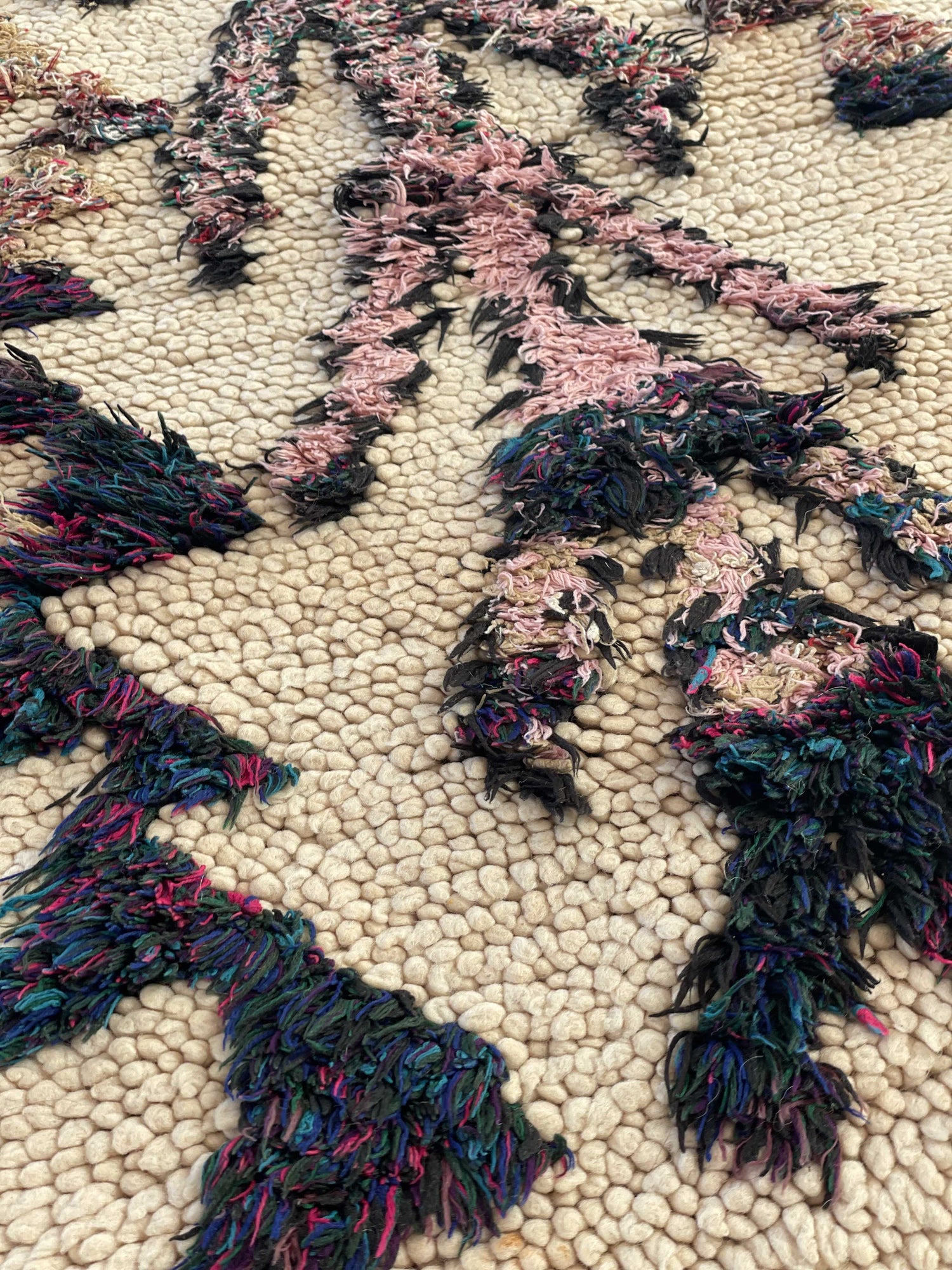 Hvad er historien bag de skønne marokkanske vintage tæpper?