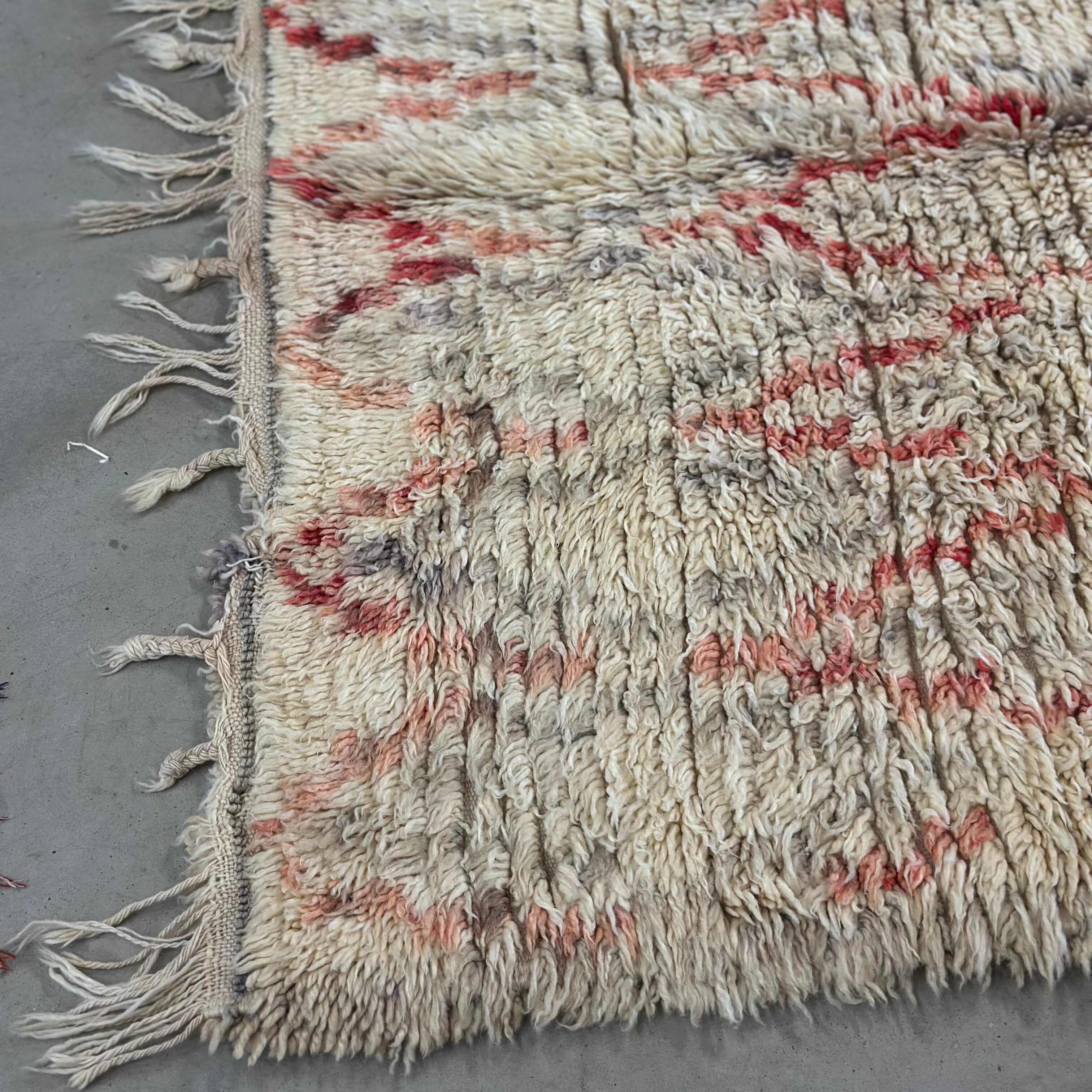 Vintage Mamousha Beni Ourain tæppe - størrelse 135 x 255 cm.