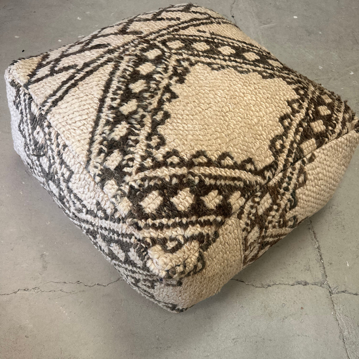 Vintage pouf - Beni Mguild - size 60x60x20 cm.