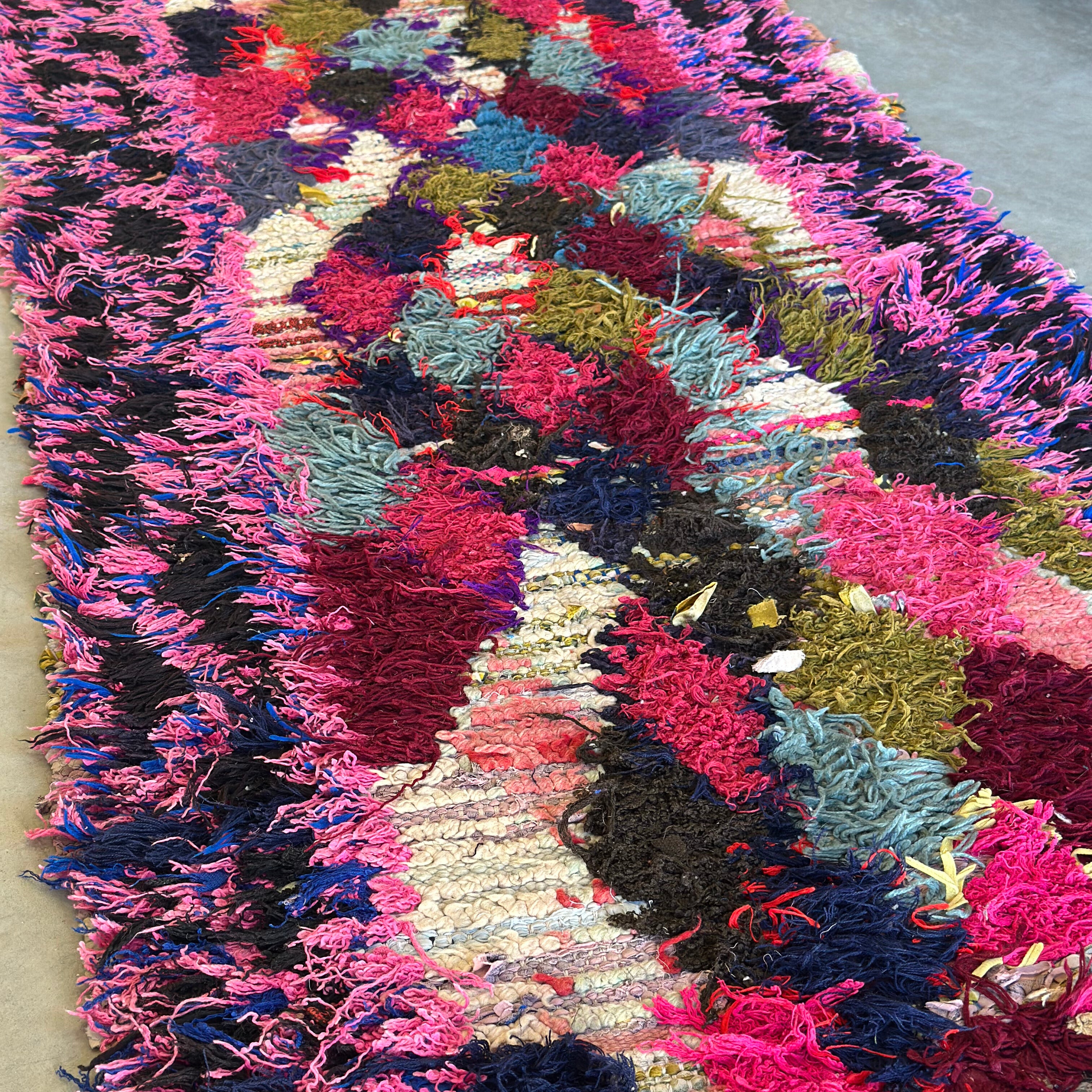 Boujaad løber størrelse 80 x 233 cm.