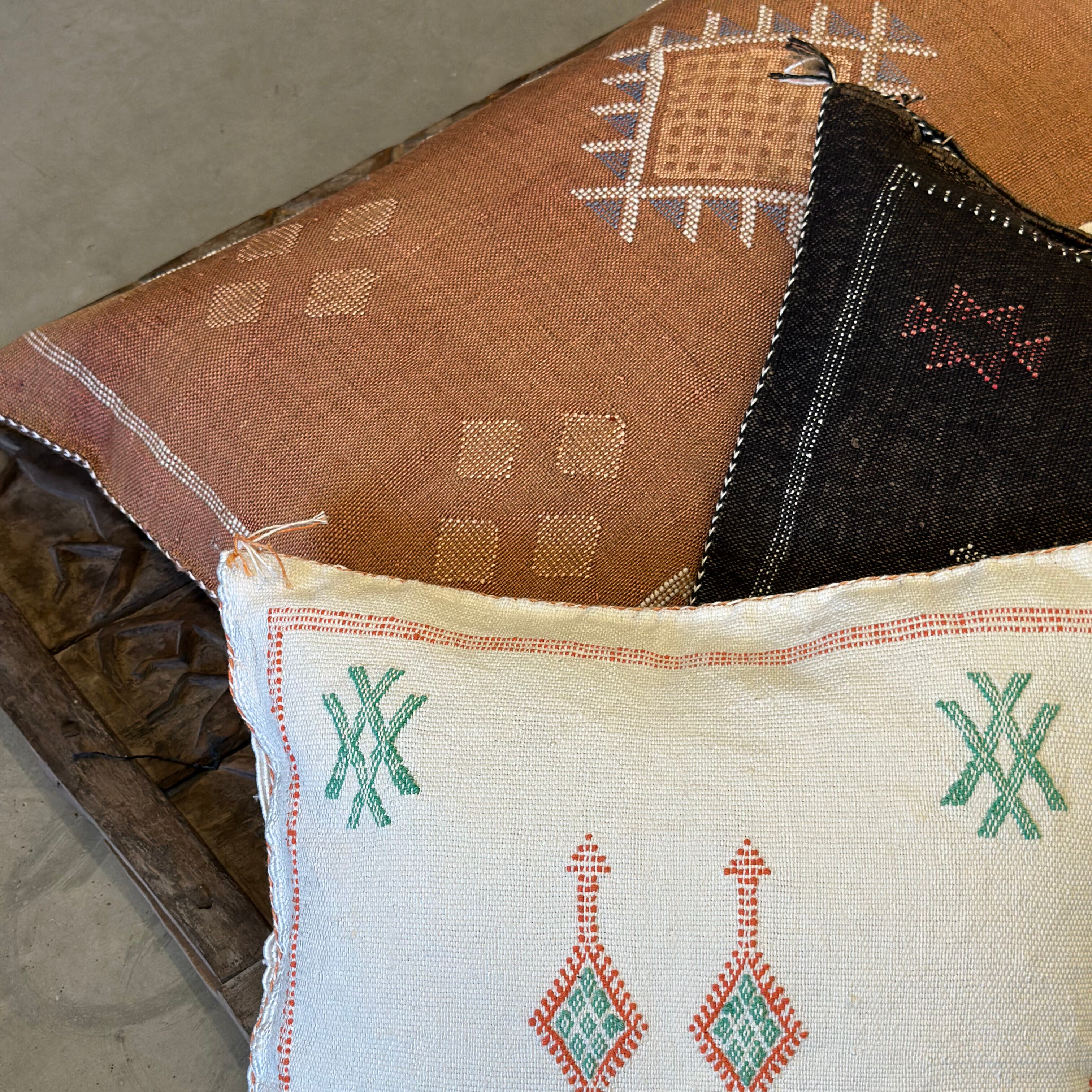 Putetrekk i kaktussilke - størrelse 45 x 45 cm.