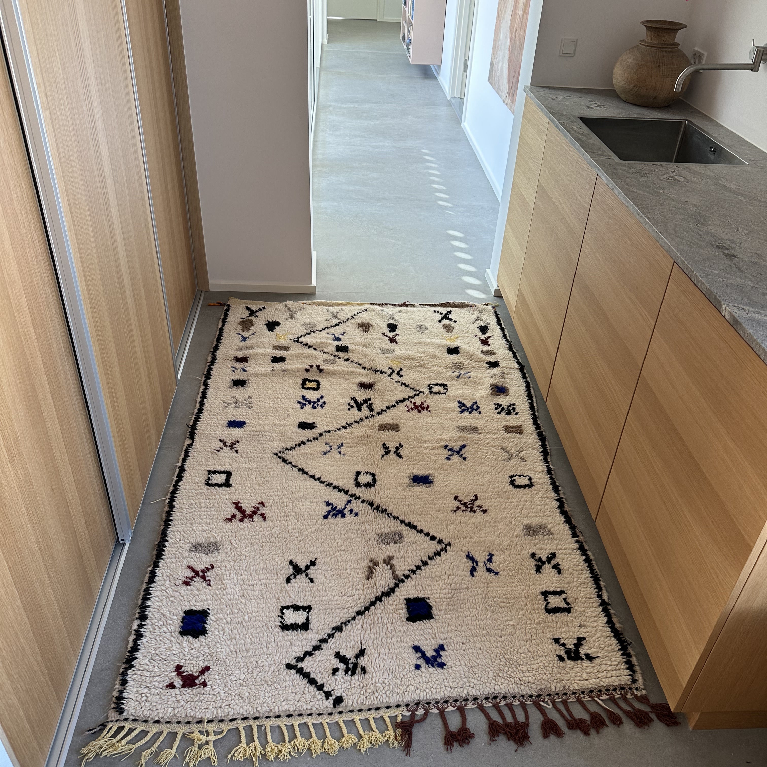 Vintage Boujaad rug - size 118 x 244 cm