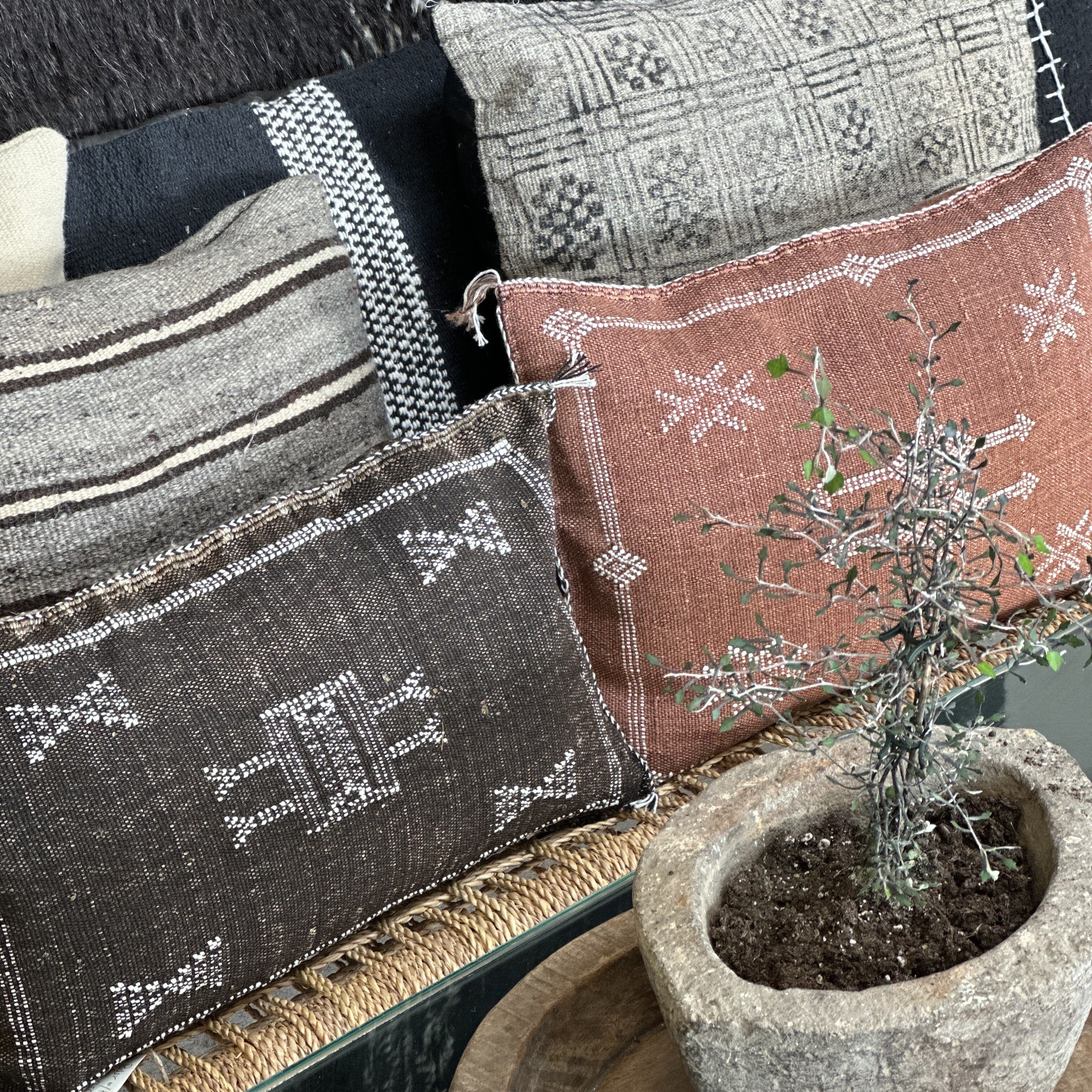 Cushion cover in cactus silk - size 45 x 45 cm.