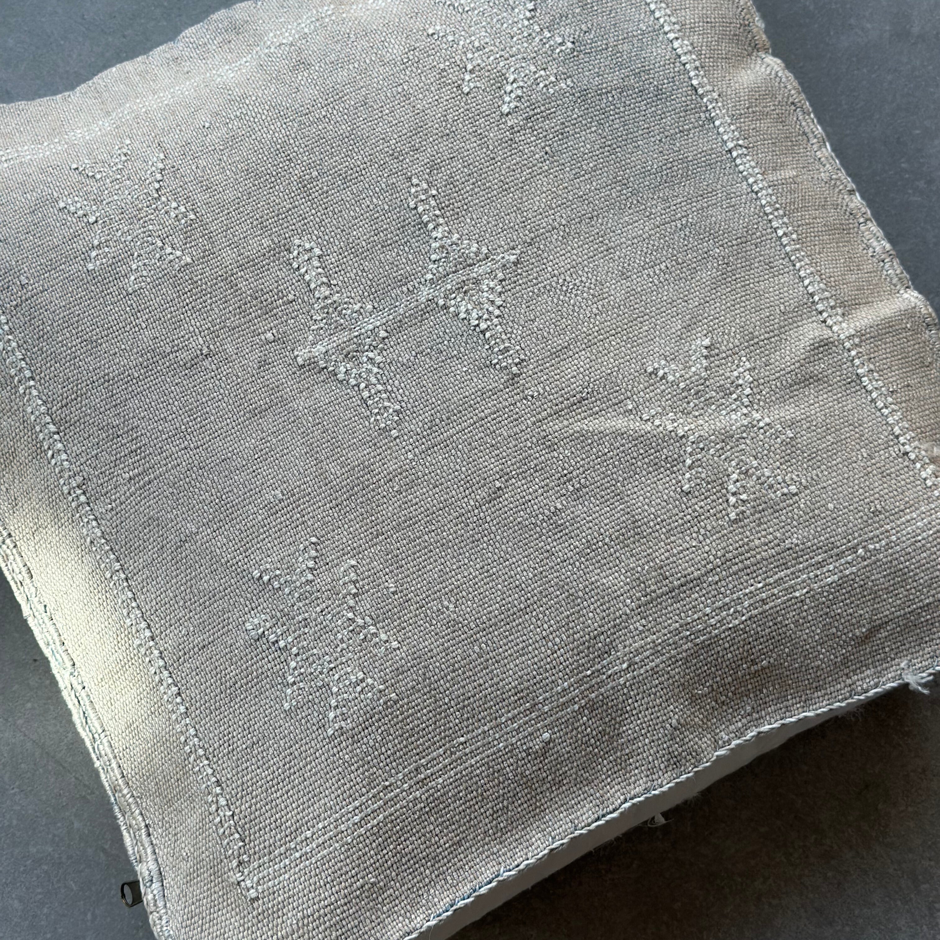 Putetrekk i kaktussilke - størrelse 45 x 45 cm.