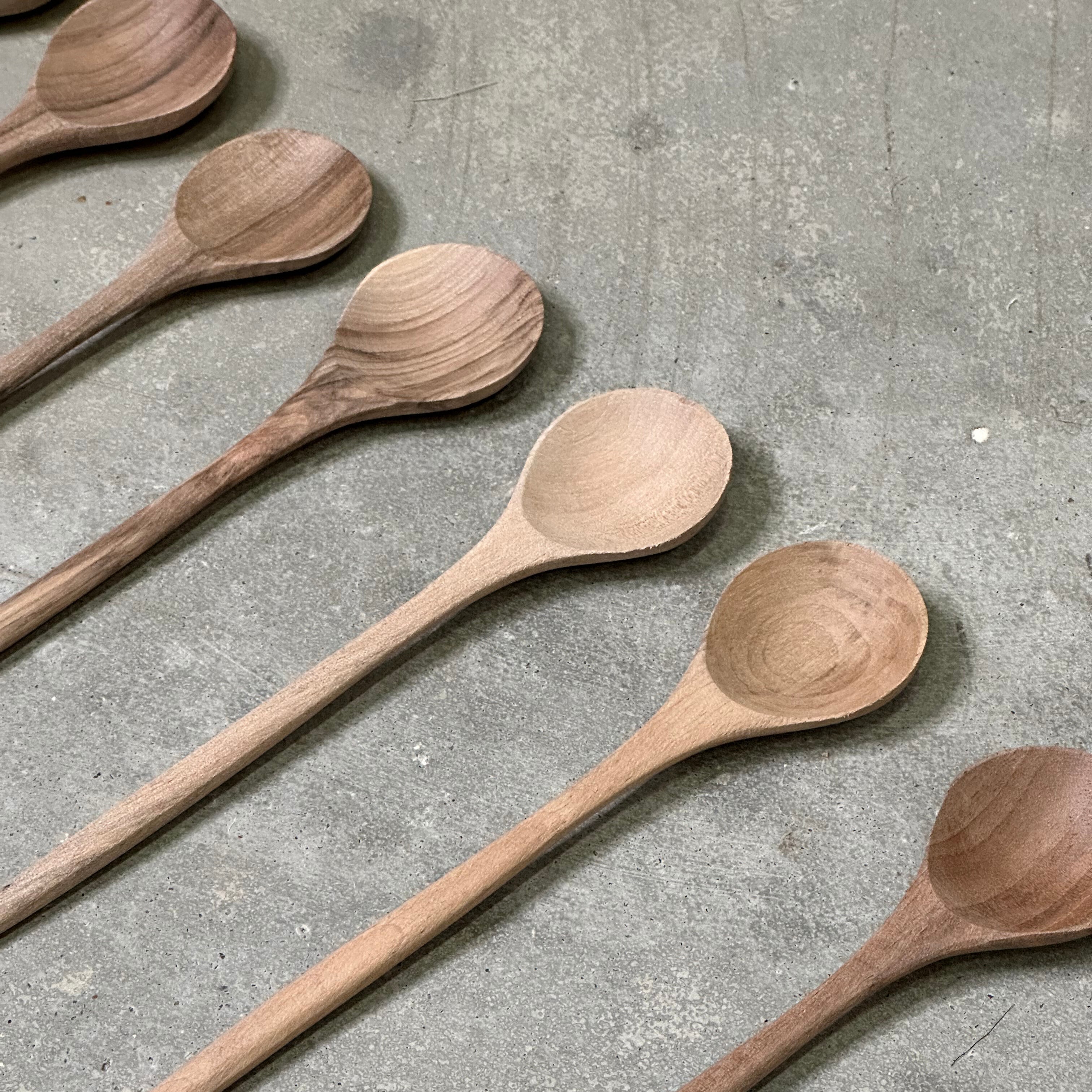 Ske i valnøddetræ - 18 cm. lang