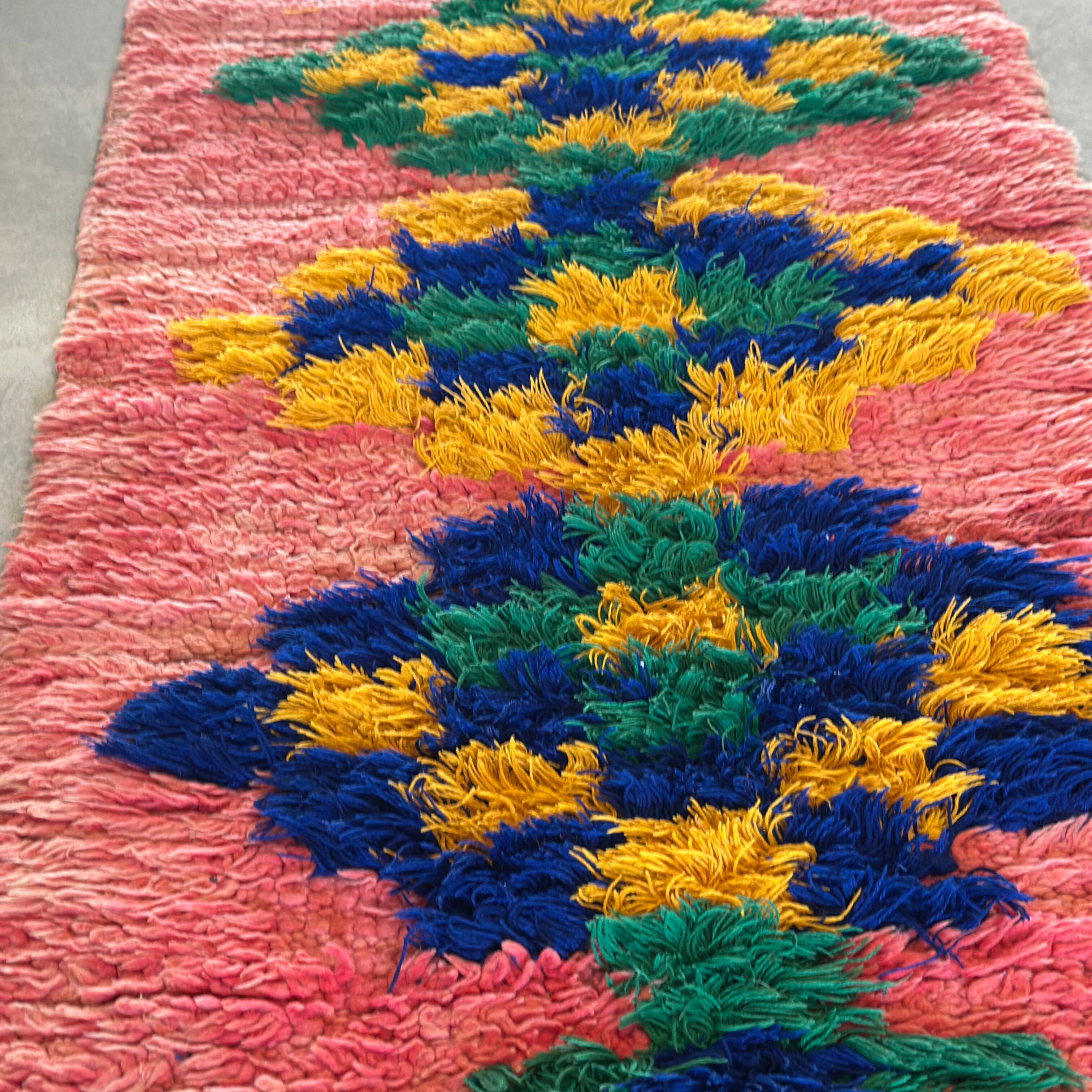 Boujaad løber størrelse 72 x 298 cm.