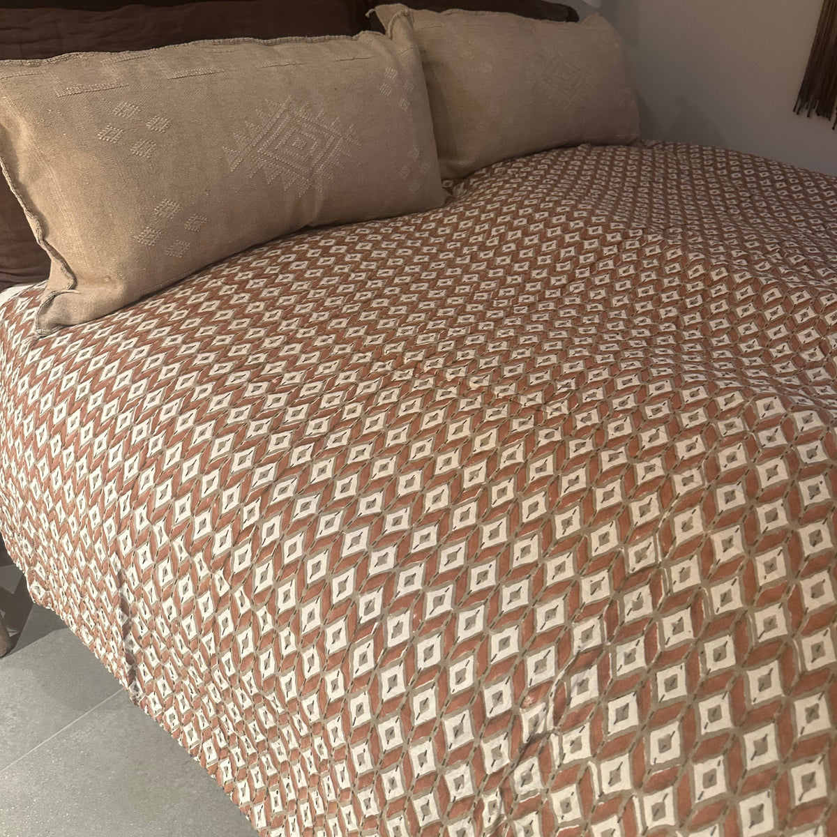 Cotton bedspread - size 240 x 300 cm.