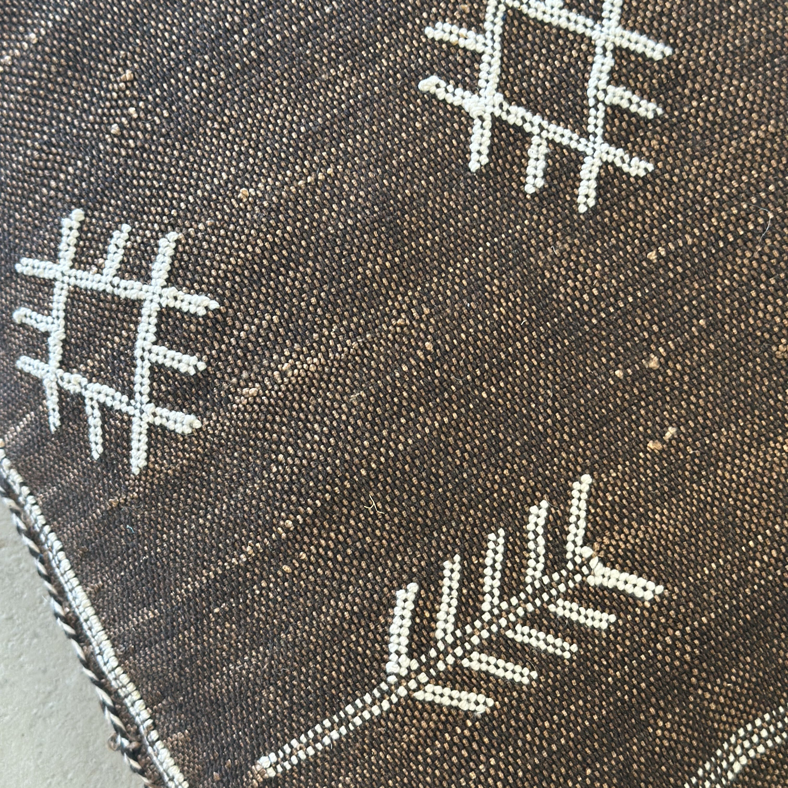 Cushion cover in cactus silk - size 50 x 90 cm.