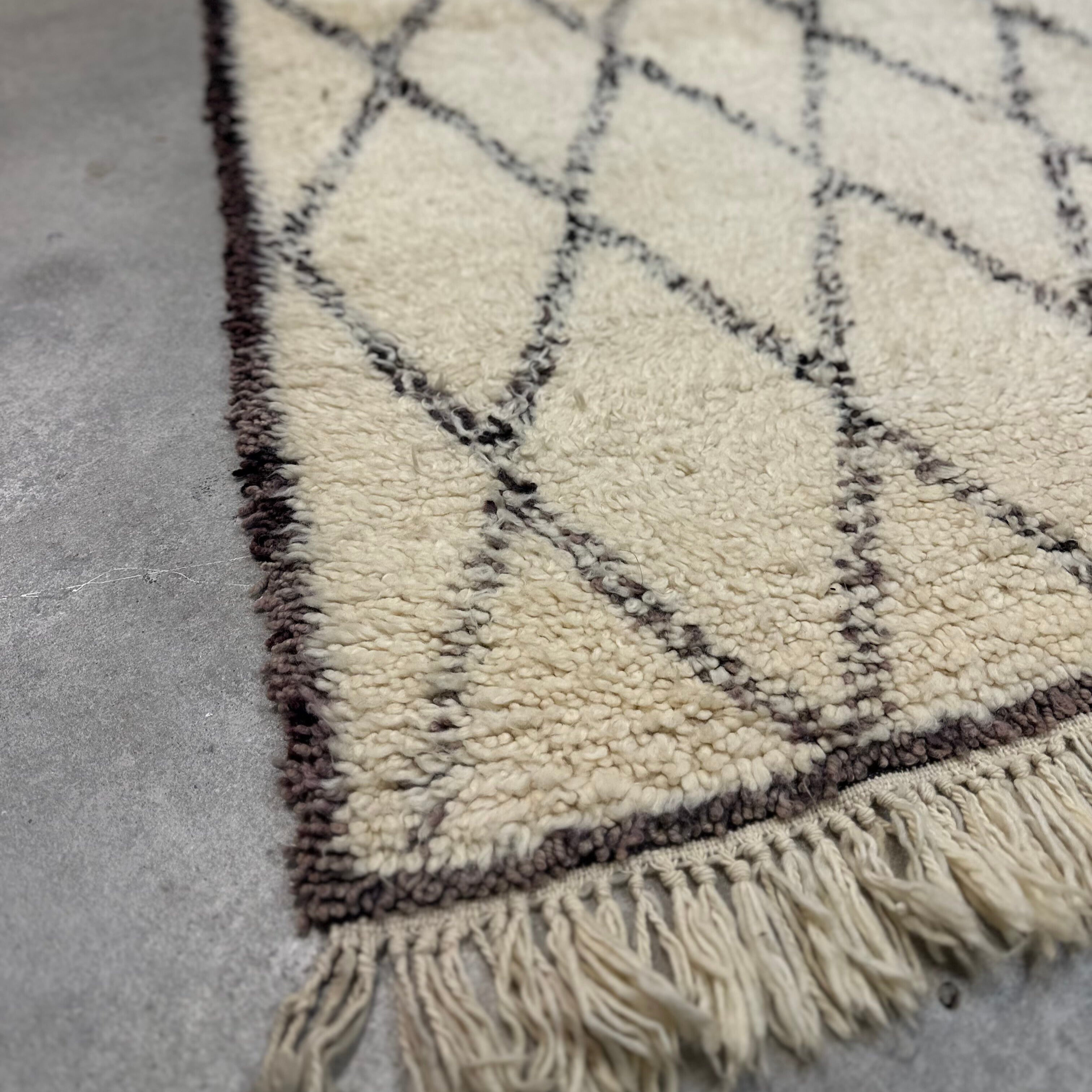 Vintage Mamousha Beni Ourain tæppe - størrelse 175 x 310 cm.