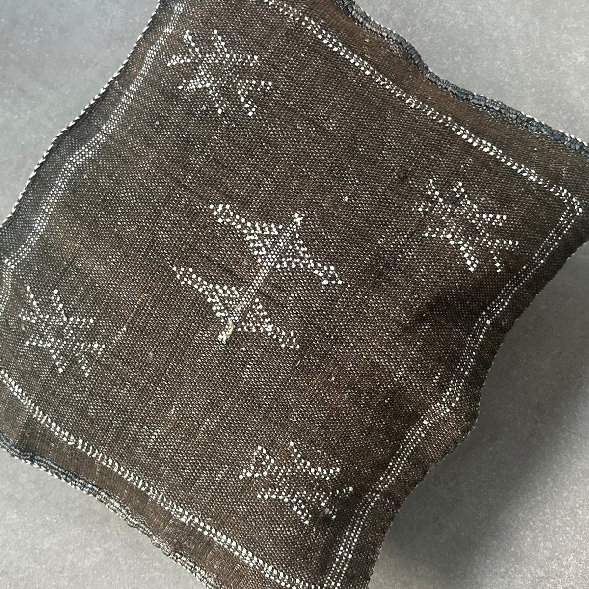 Kaktussilke pudebetræk ca. 45 x 45 cm – mørkebrun