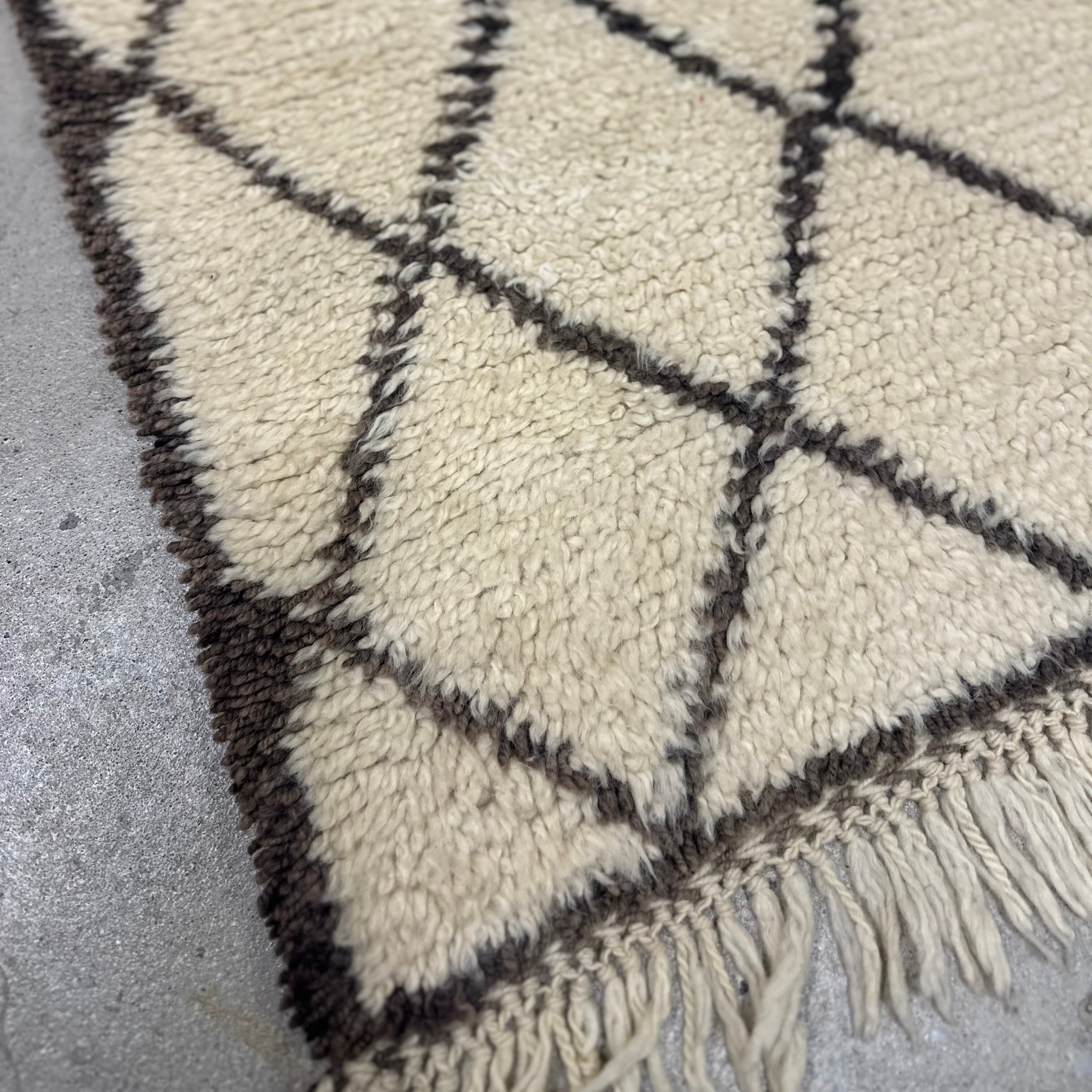 Vintage Mamousha Beni Ourain tæppe - størrelse 168 x 275 cm.