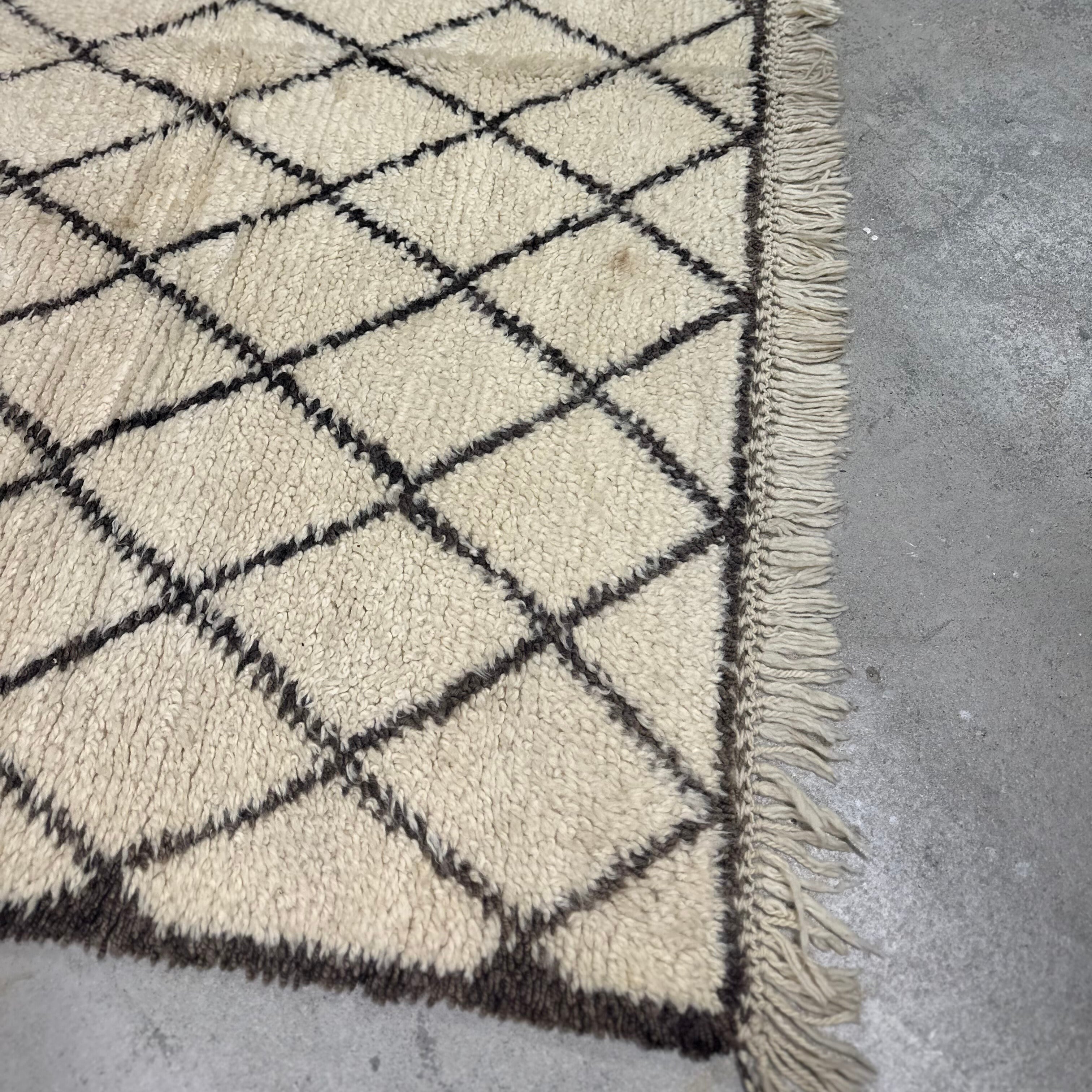 Vintage Mamousha Beni Ourain tæppe - størrelse 168 x 275 cm.