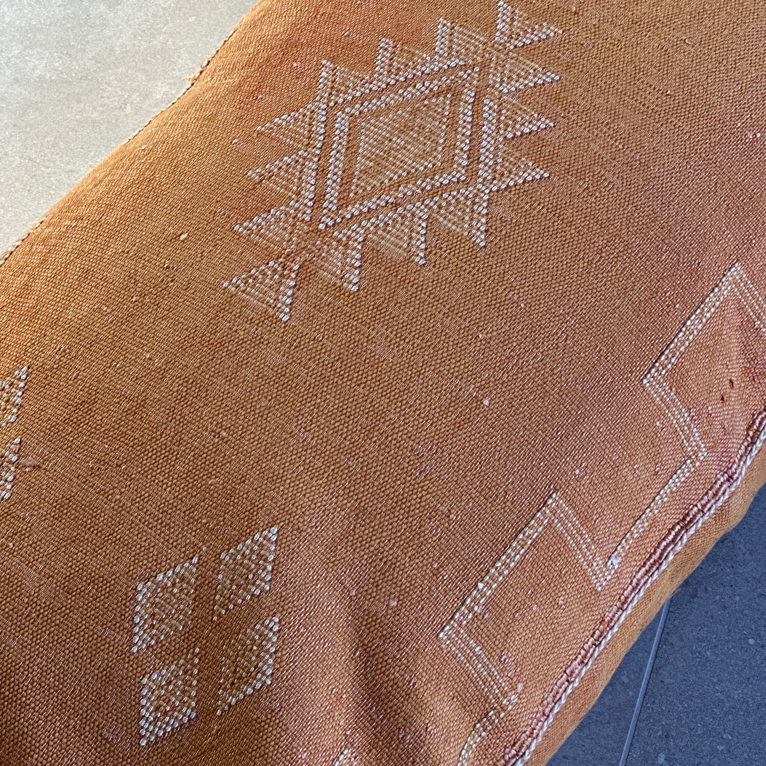 Putetrekk i kaktussilke - størrelse ca. 50x90 cm.