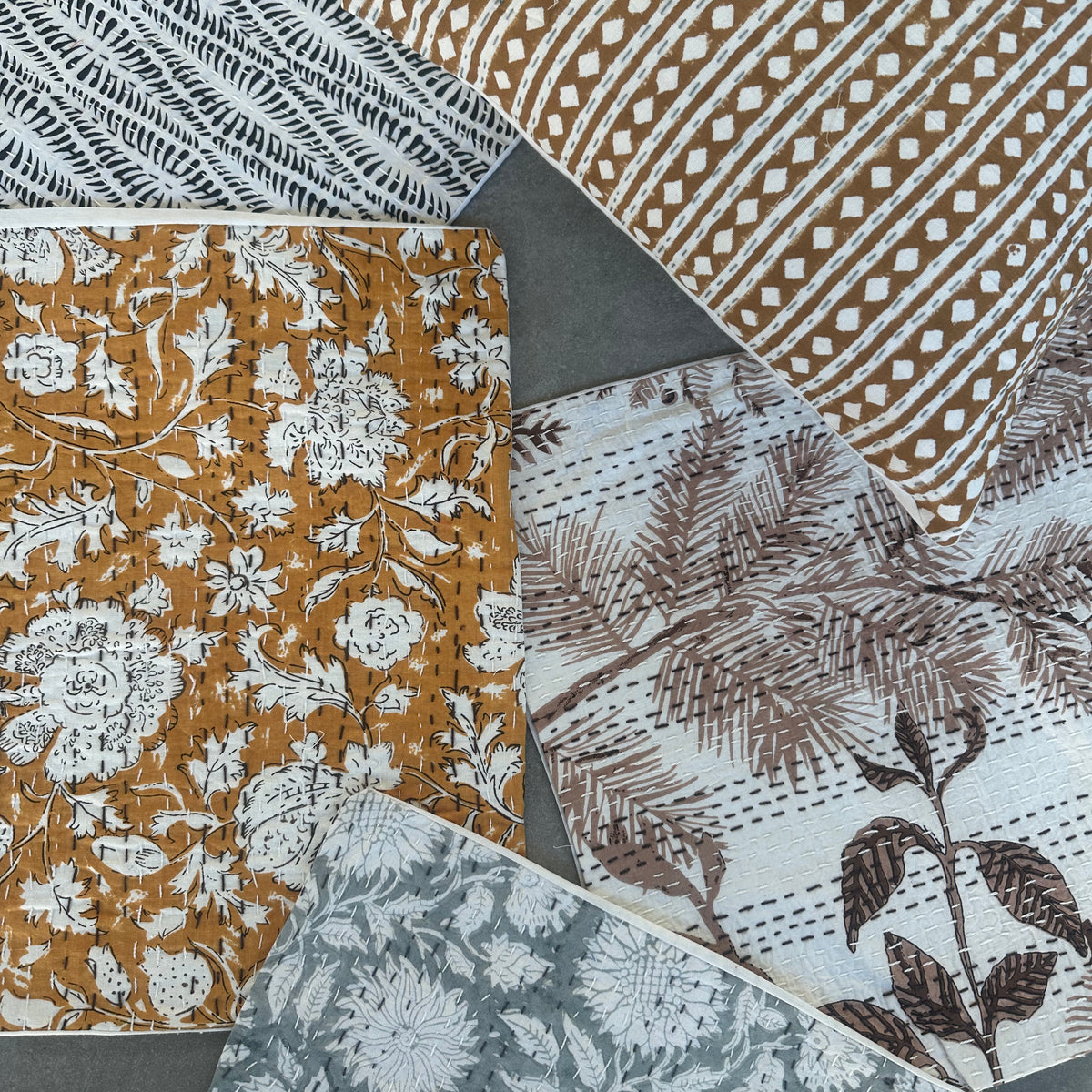 Kantha pudebetræk – Earth – 40 x 40 cm