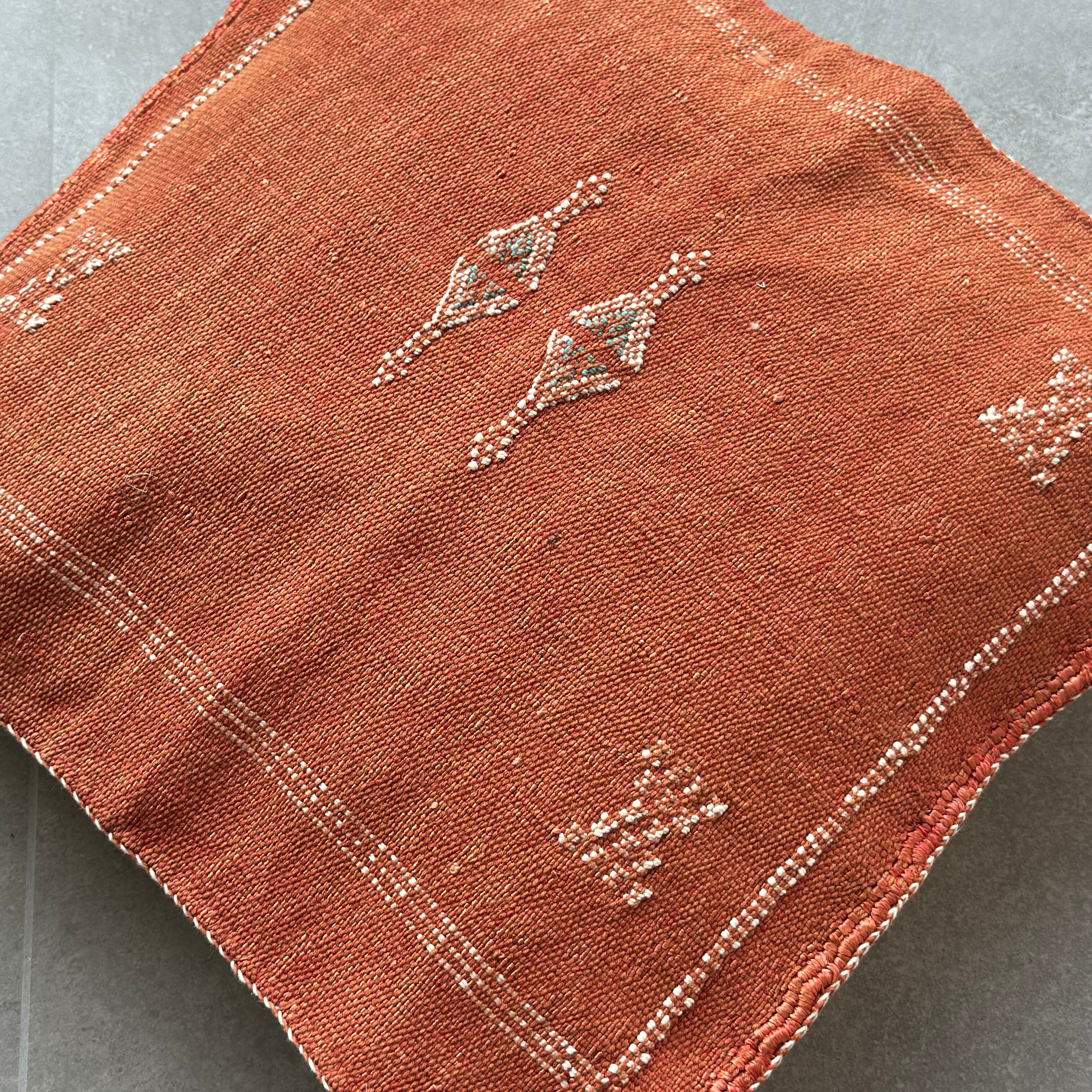 Putetrekk i kaktussilke - størrelse 45 x 45 cm.