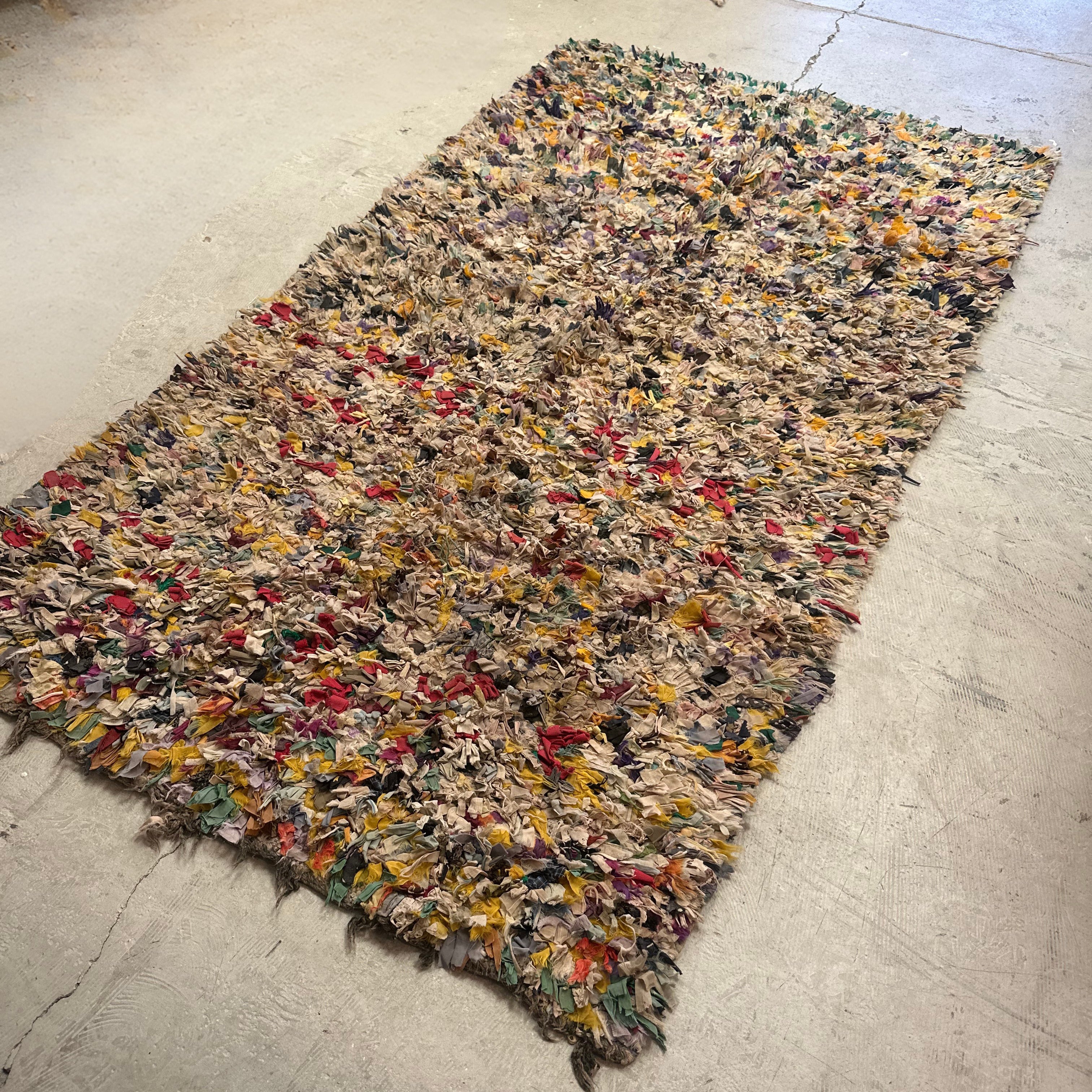 Boucherouite løber størrelse 114 x 206 cm.