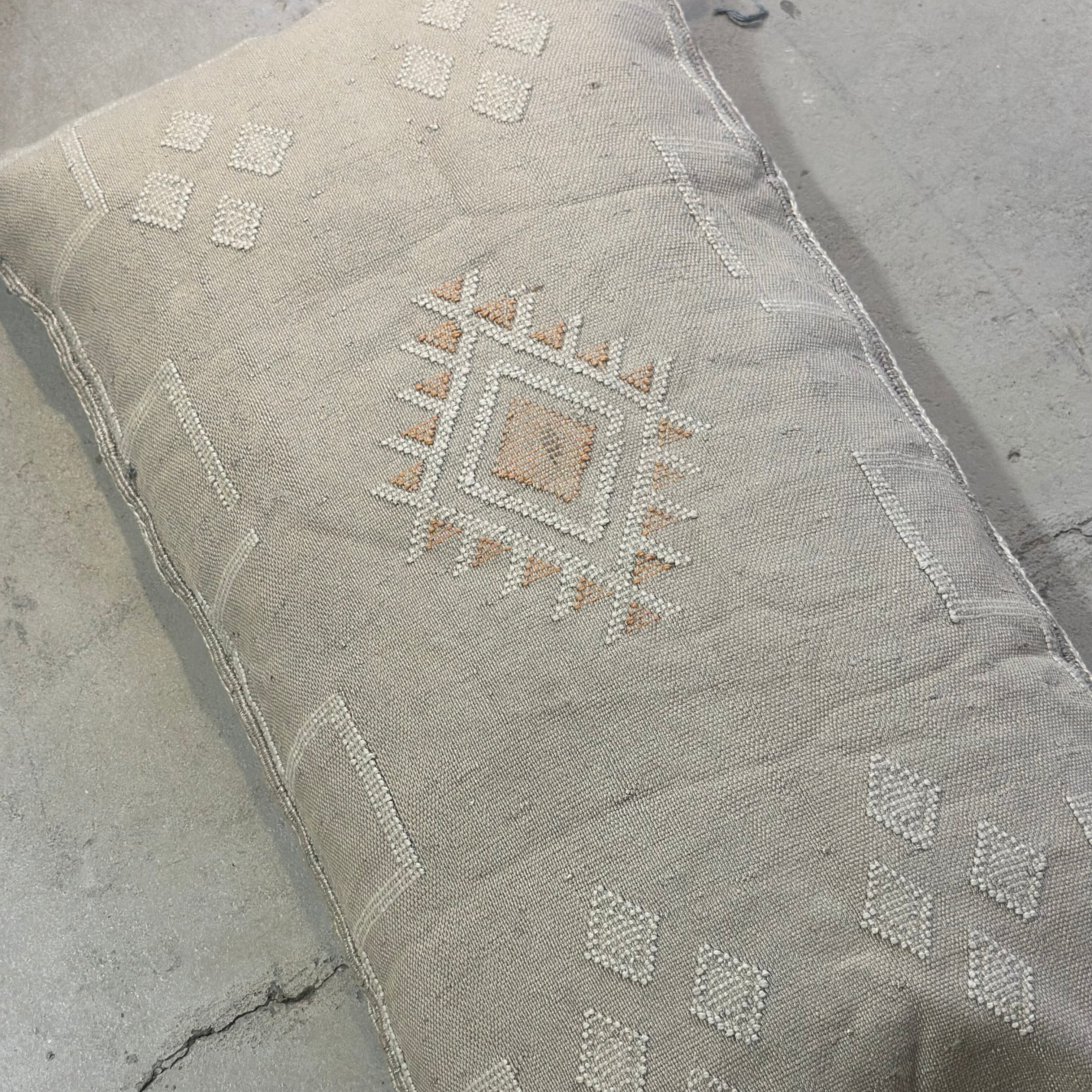 Putetrekk i kaktussilke - størrelse ca. 50x90 cm.