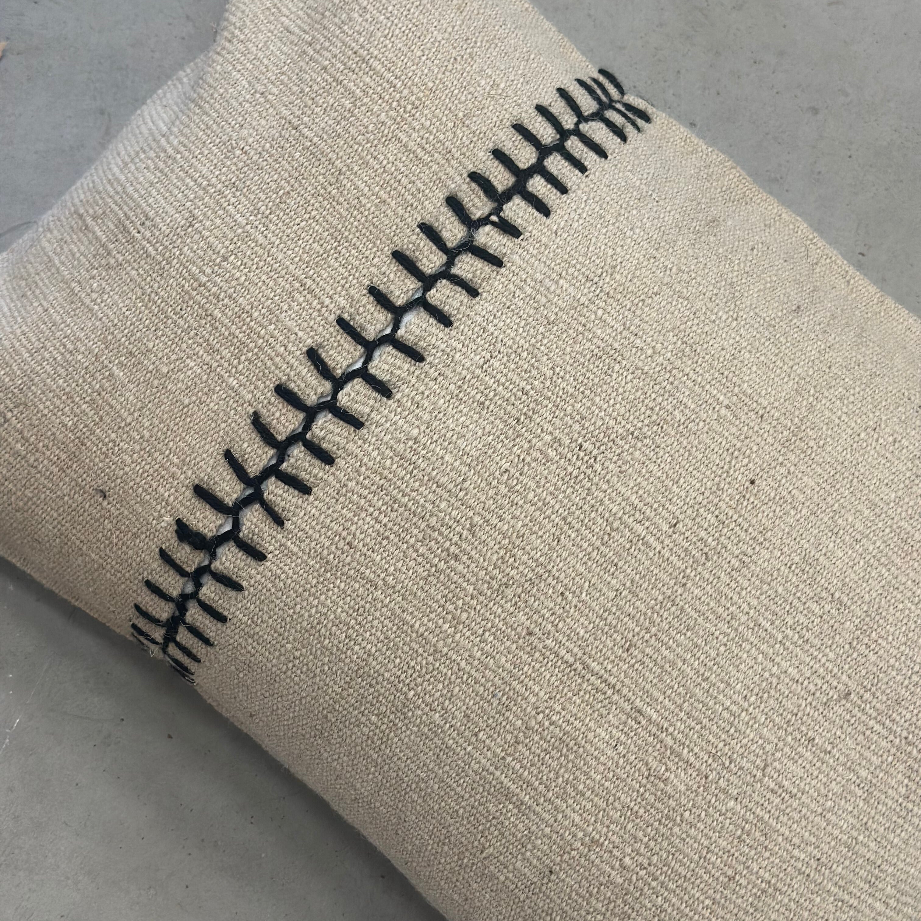 Pillow in wool - 40x60 cm.