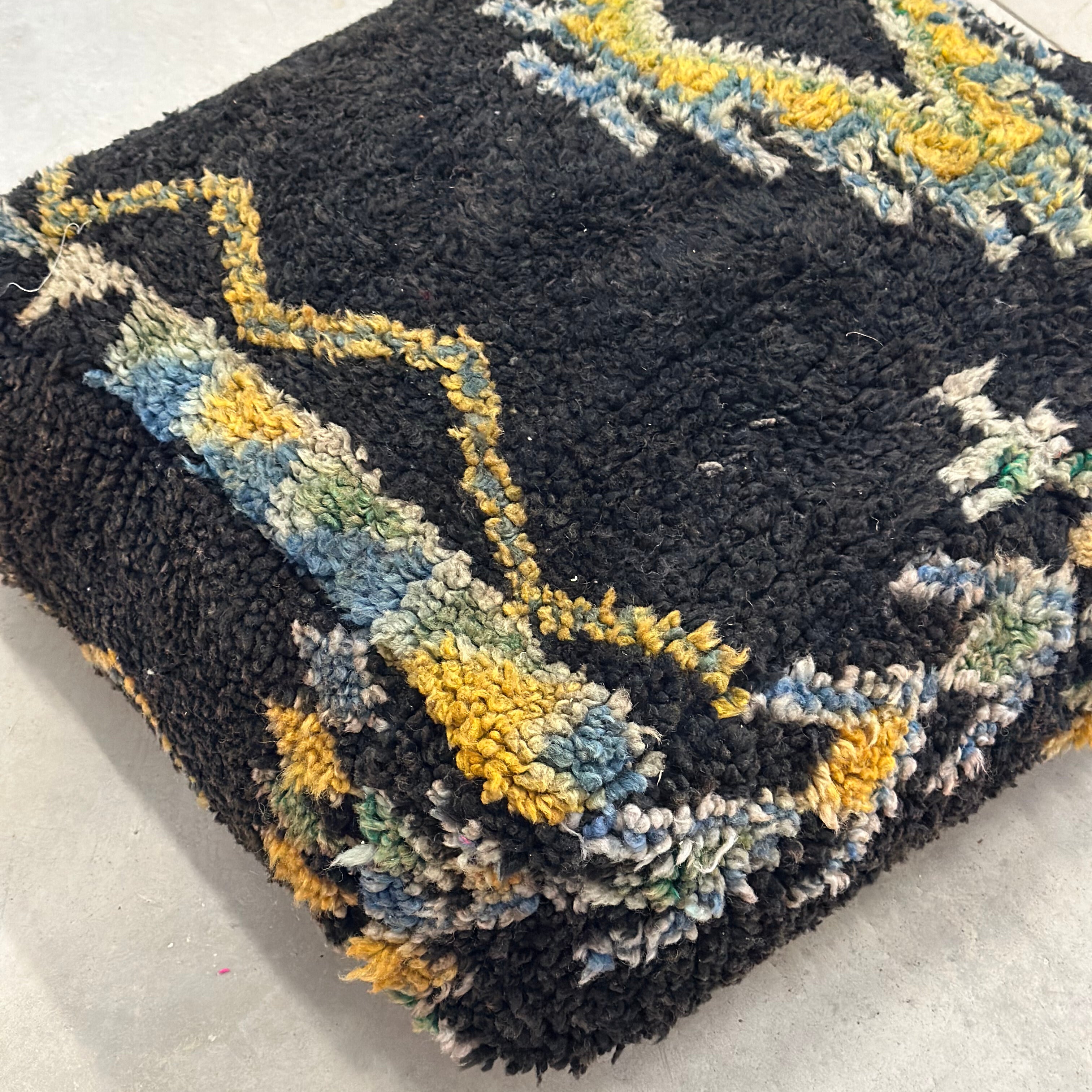 Vintage puff - Beni Mguild - størrelse 60x60x20 cm.