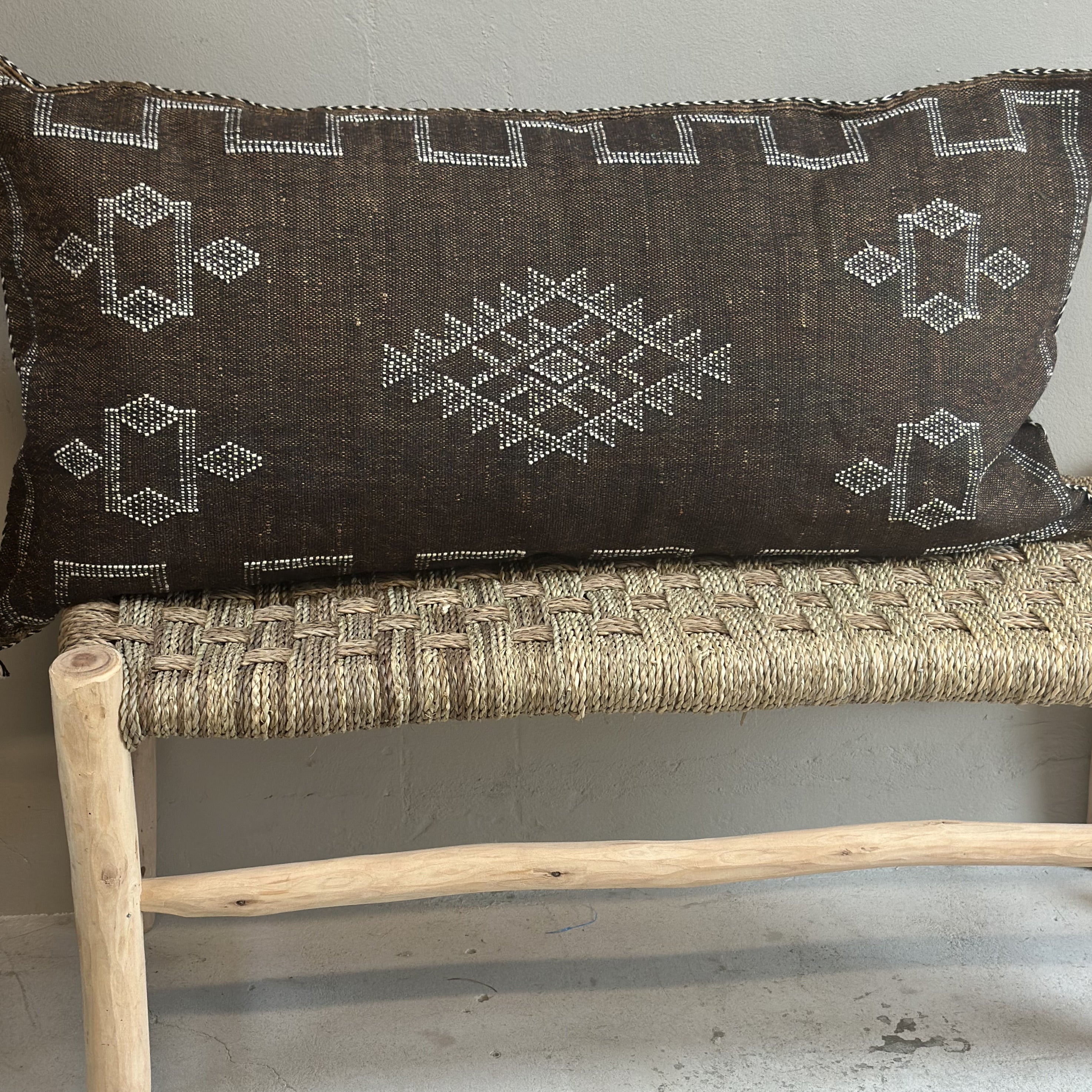 Cushion cover in cactus silk - size 50 x 90 cm.
