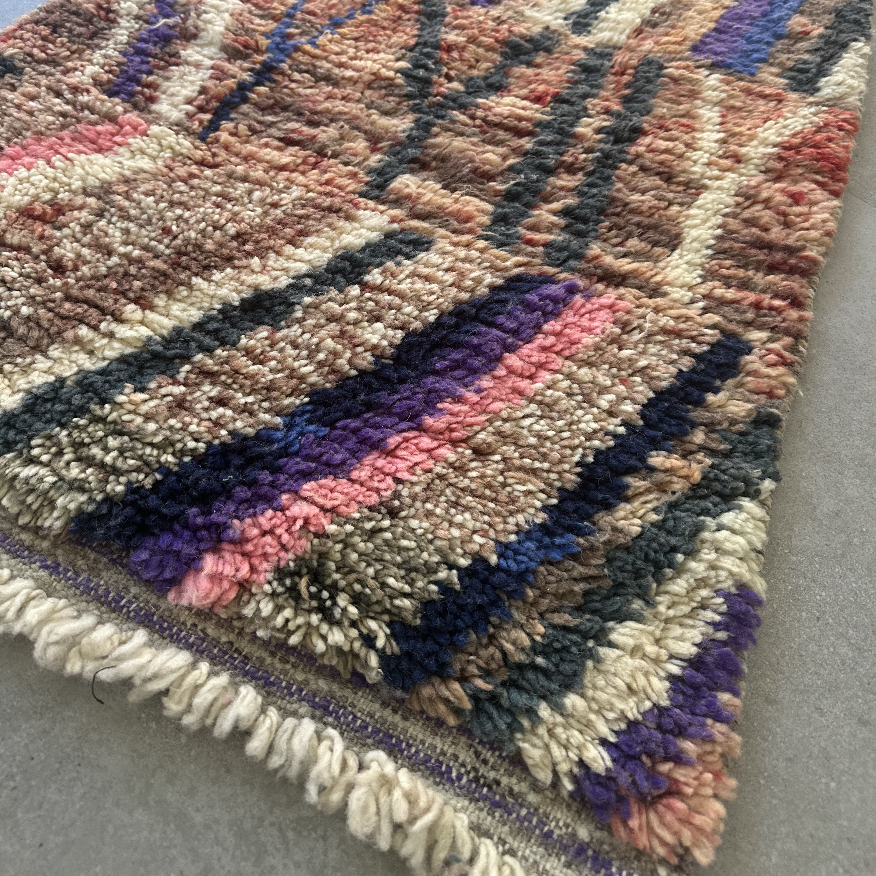 Boujaad løber størrelse 72 x 300 cm.