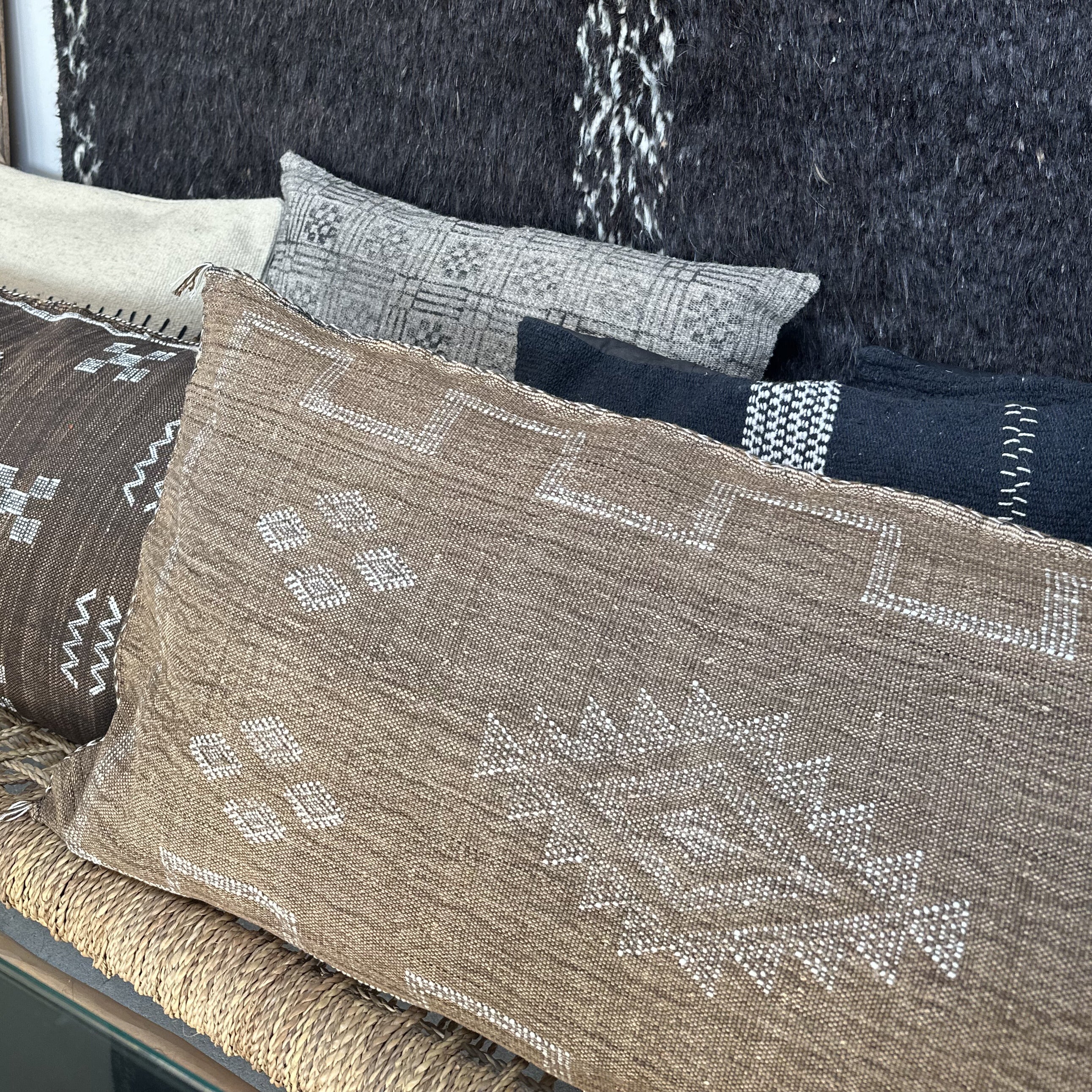 Cushion cover in cactus silk - size 50 x 90 cm.