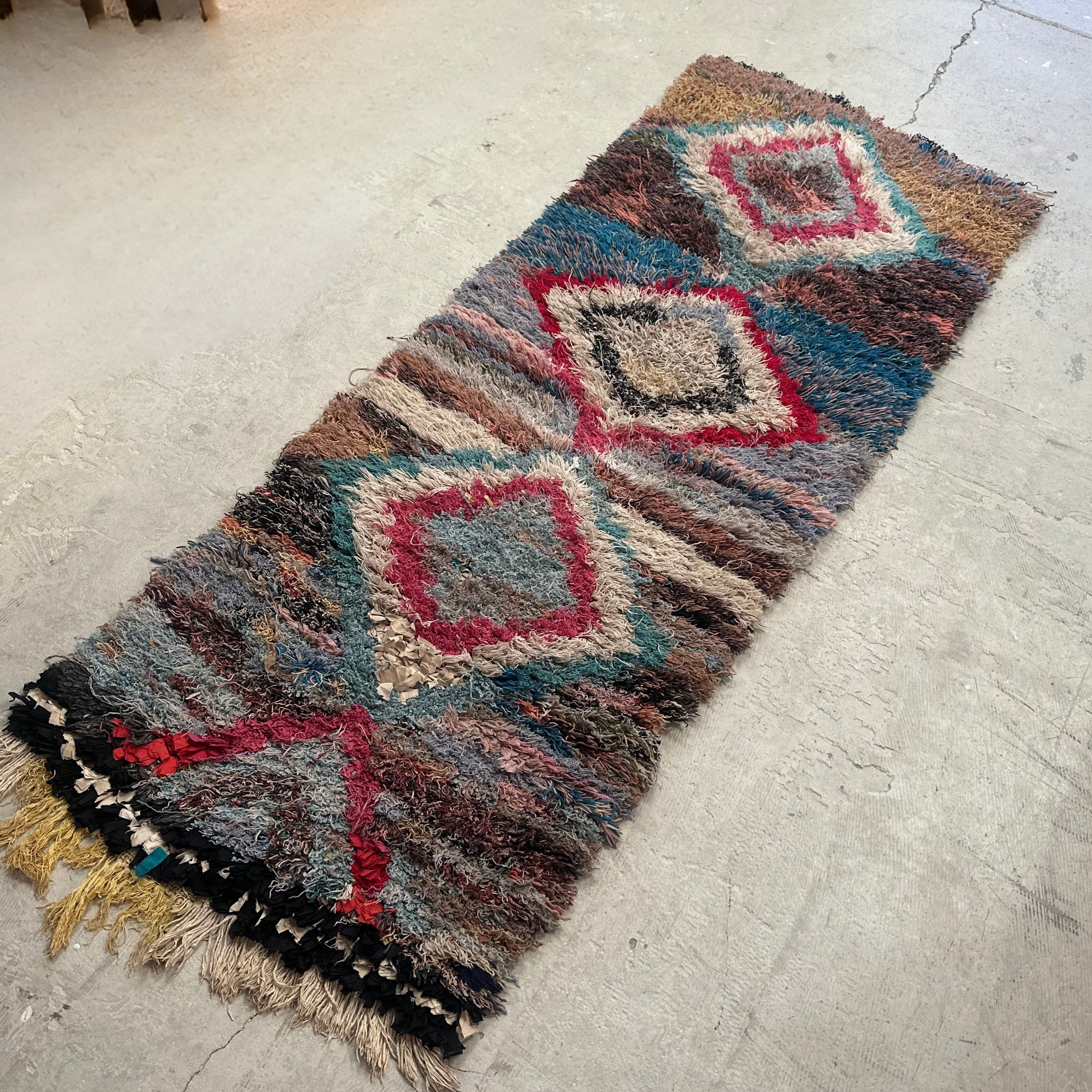 Boucherouite løber størrelse 75 x 195 cm.