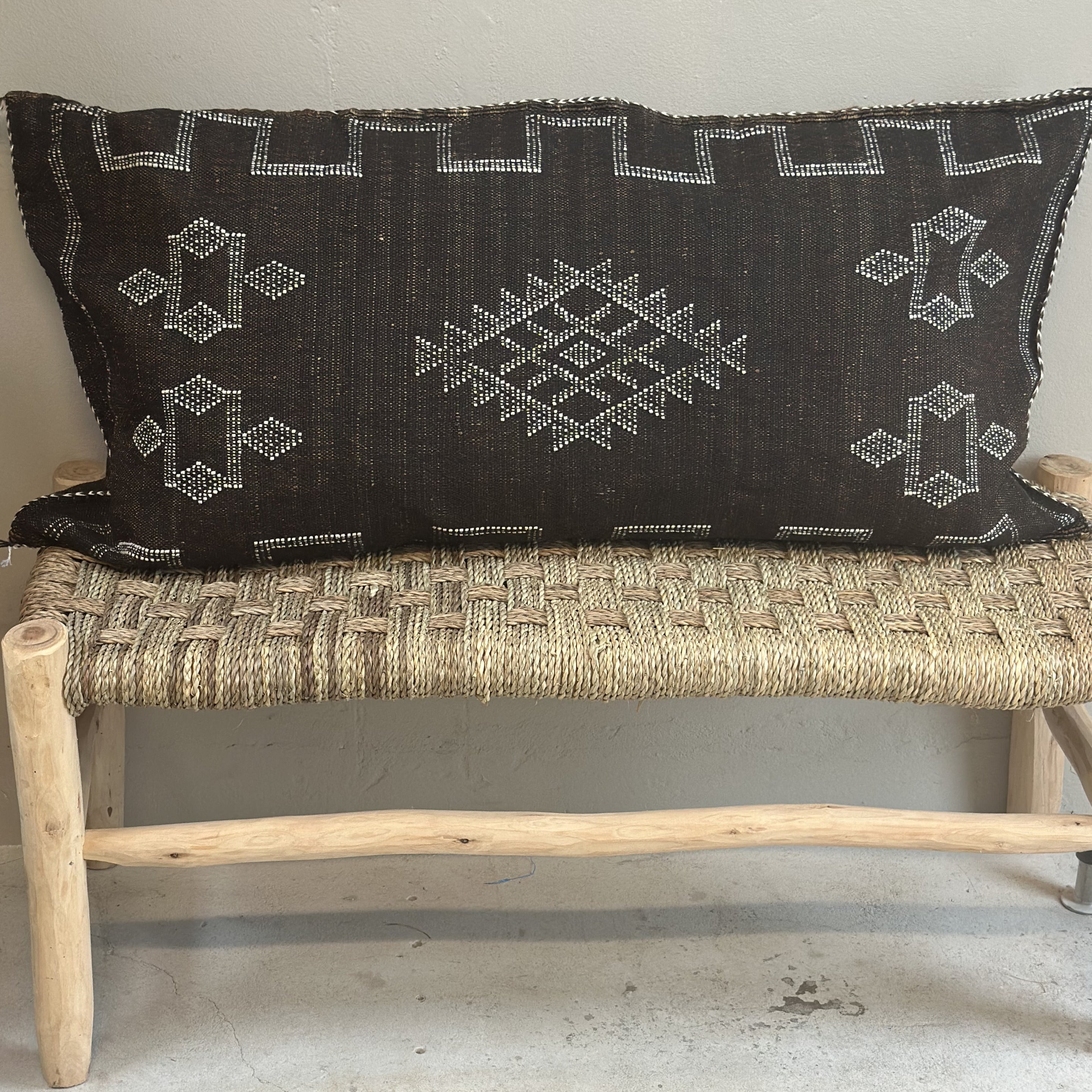 Cushion cover in cactus silk - size 50 x 90 cm.