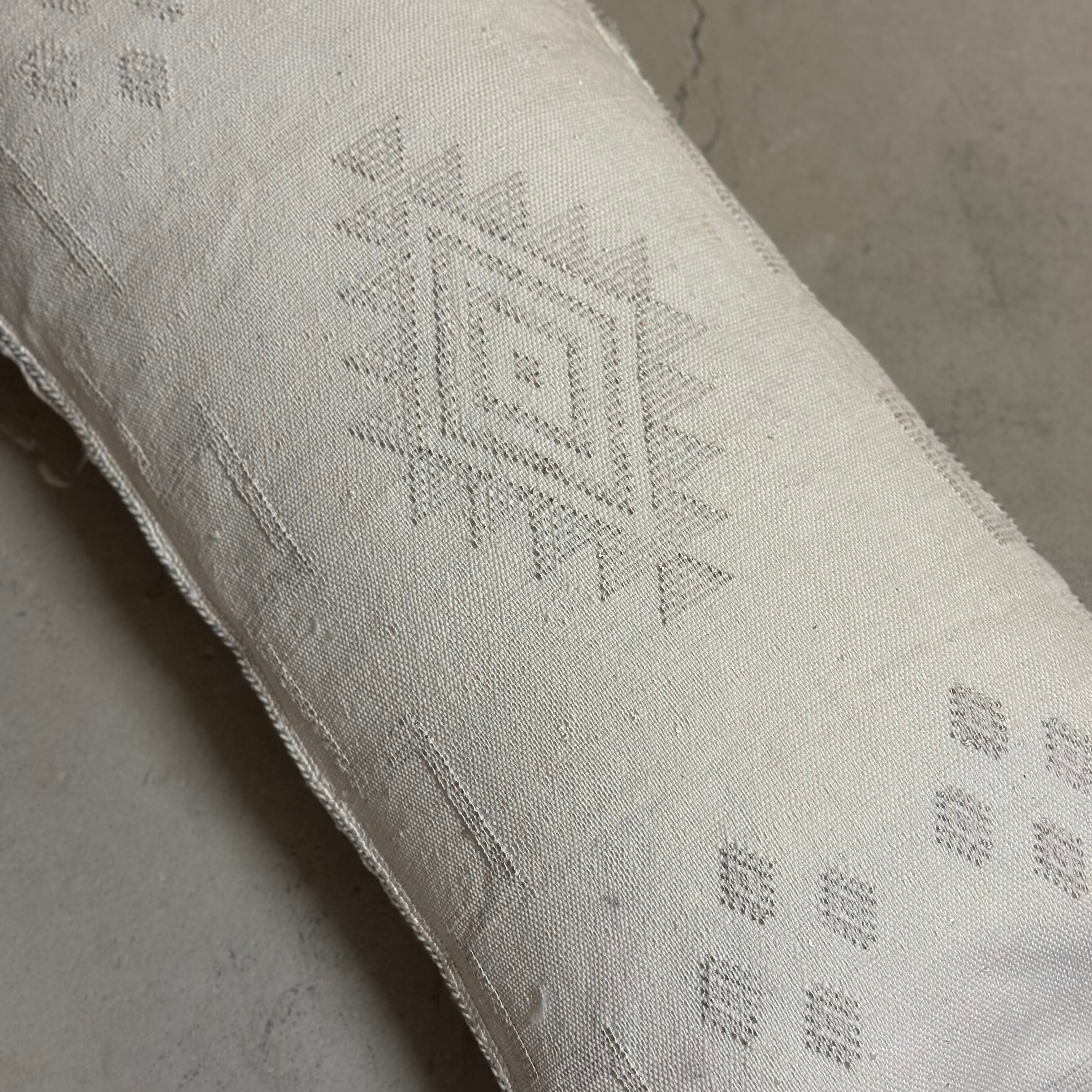 Putetrekk i kaktussilke - størrelse ca. 50x90 cm.