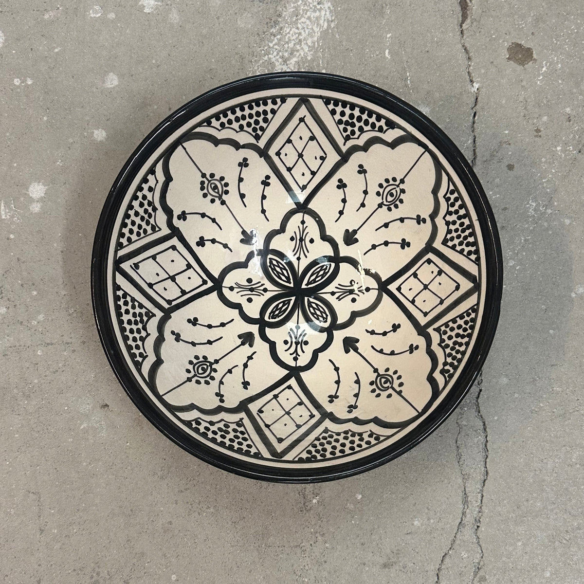 Safi skål - sort - 30 cm. D/ 14 cm. H.