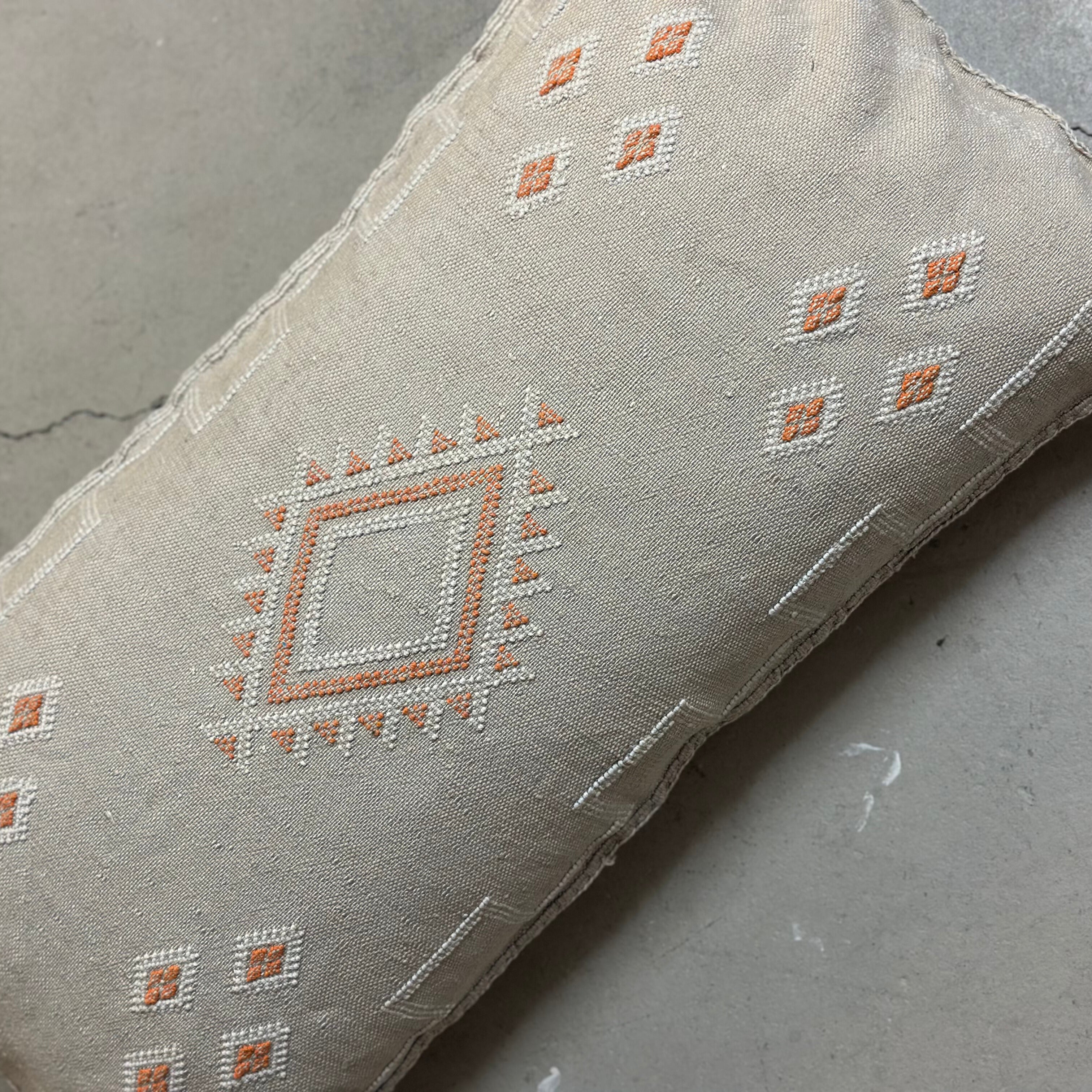 Putetrekk i kaktussilke - størrelse ca. 50x90 cm.