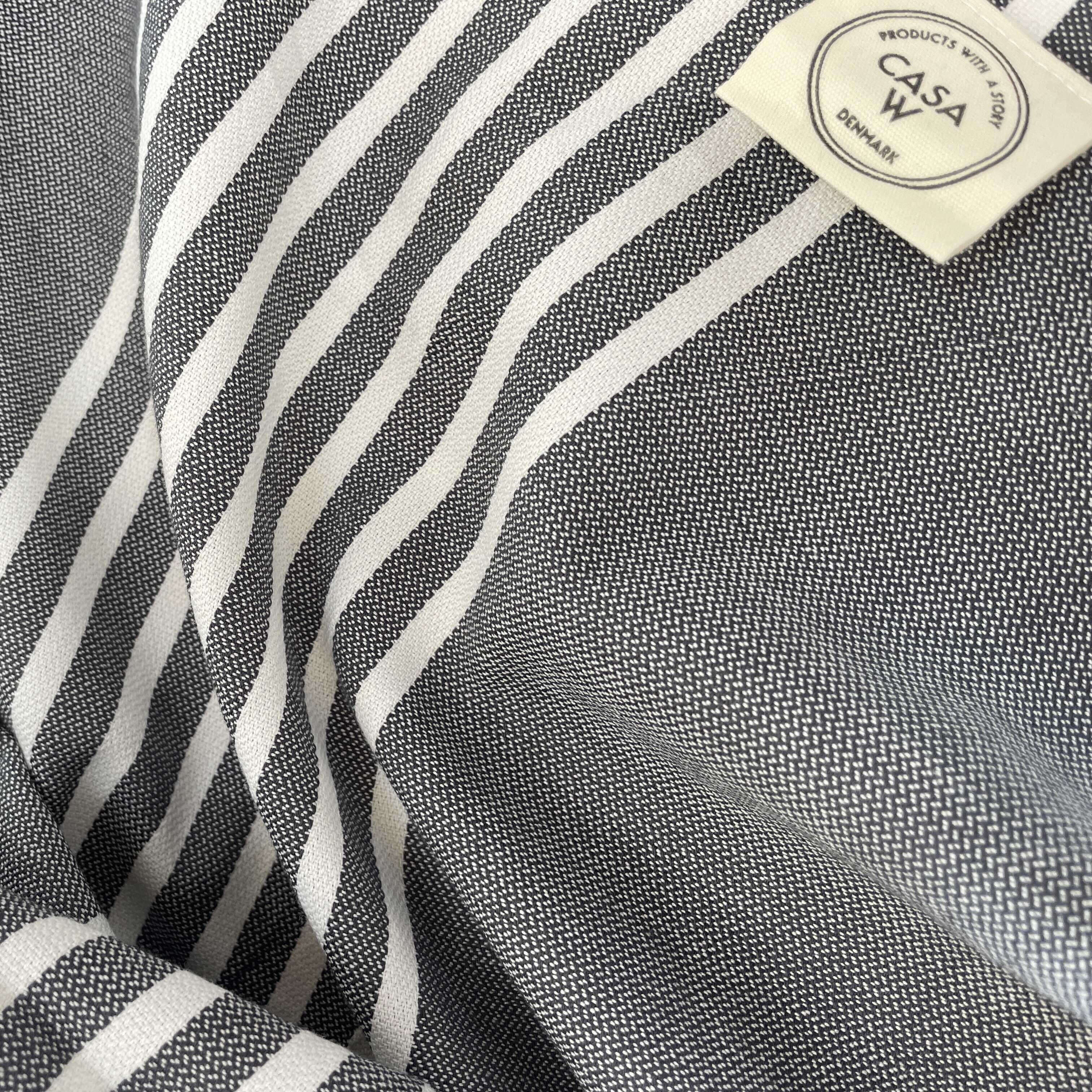 Hamam håndklæde i mørk grå - størrelse 84 x 165 cm.