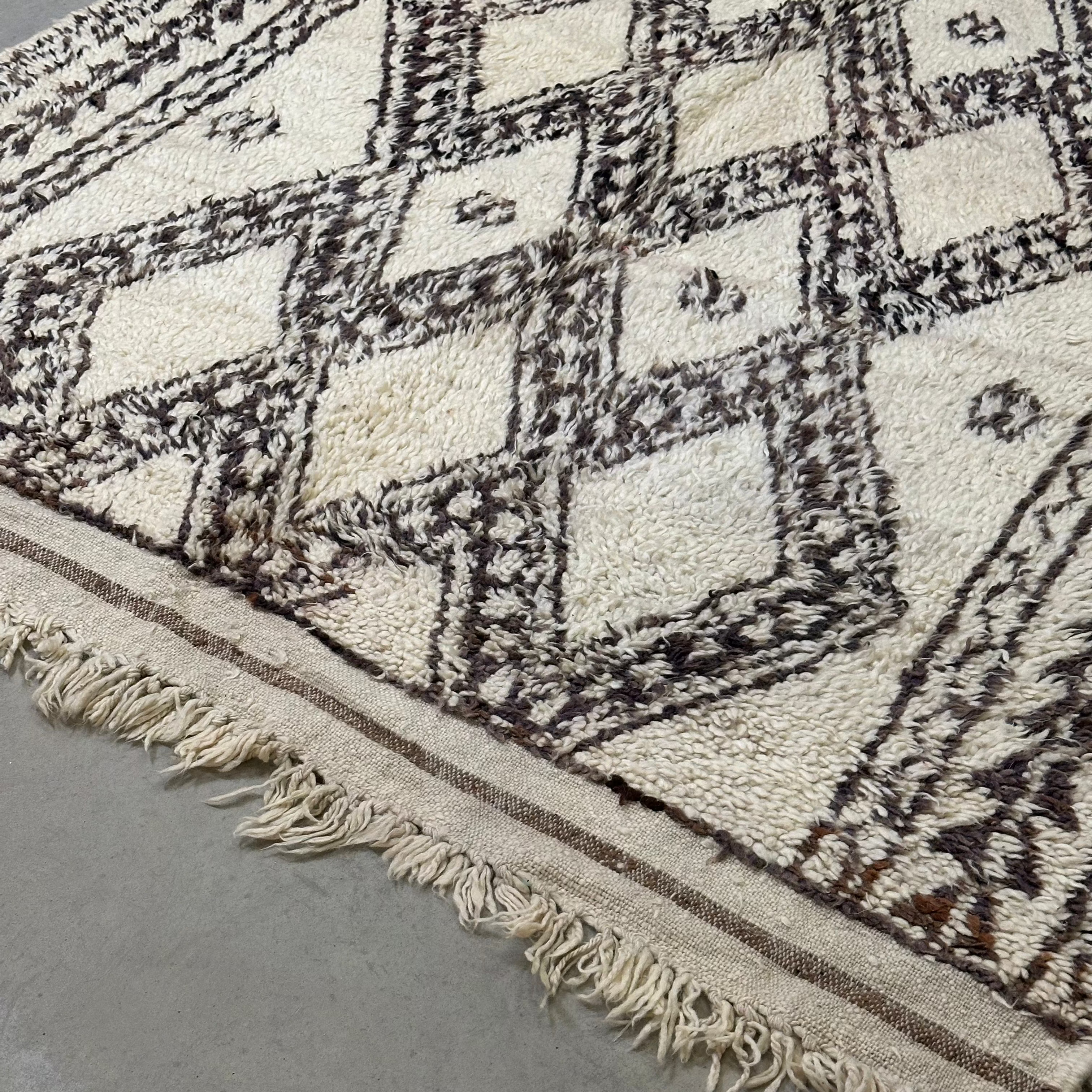 Vintage Mamousha Beni Ourain rug - size 176 x 312 cm.