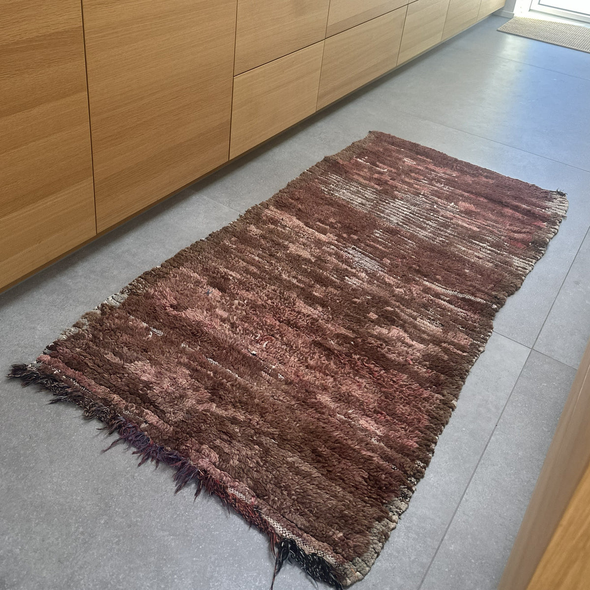 Boujaad løber størrelse 82 x 168 cm.