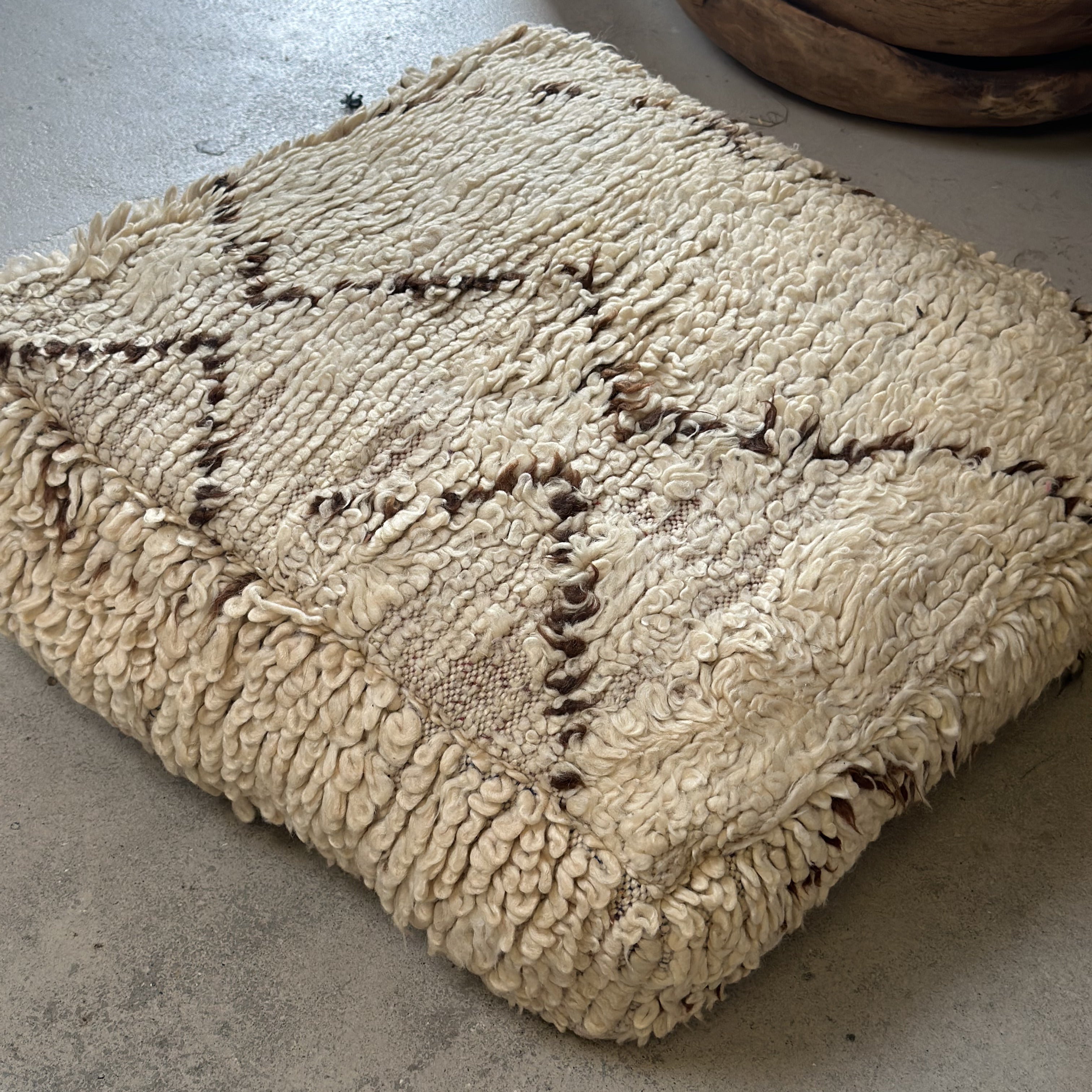 Vintage pouf - Beni Mguild - size 60x60x20 cm.