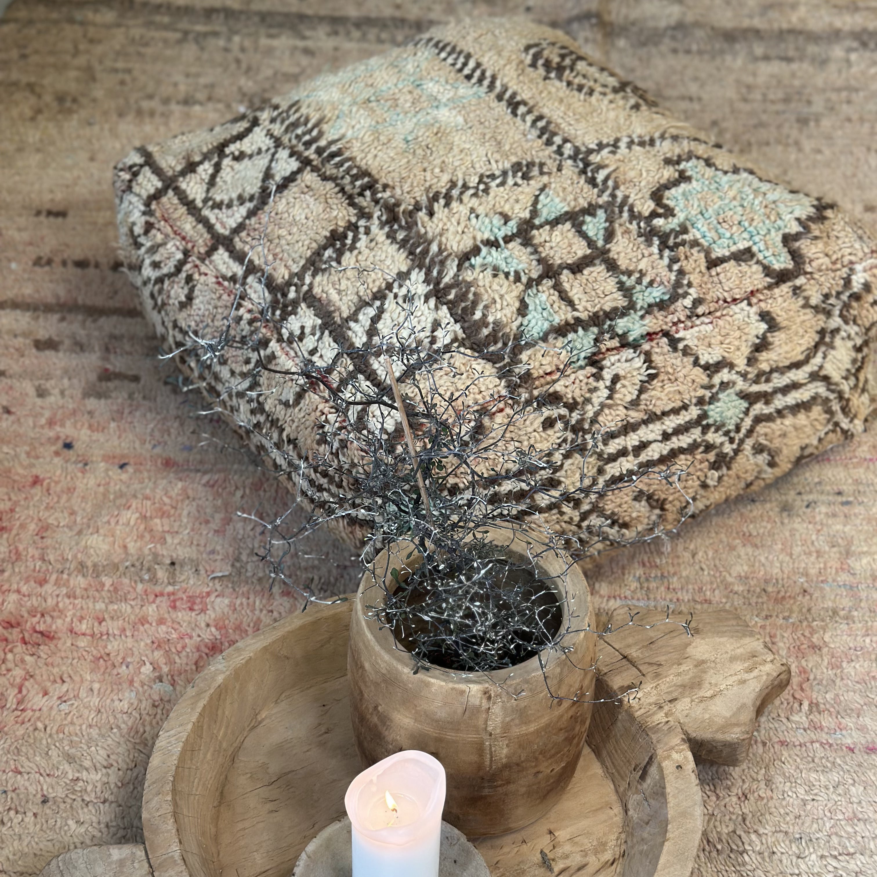 Vintage pouf - Beni Mguild - size 60x60x20 cm.