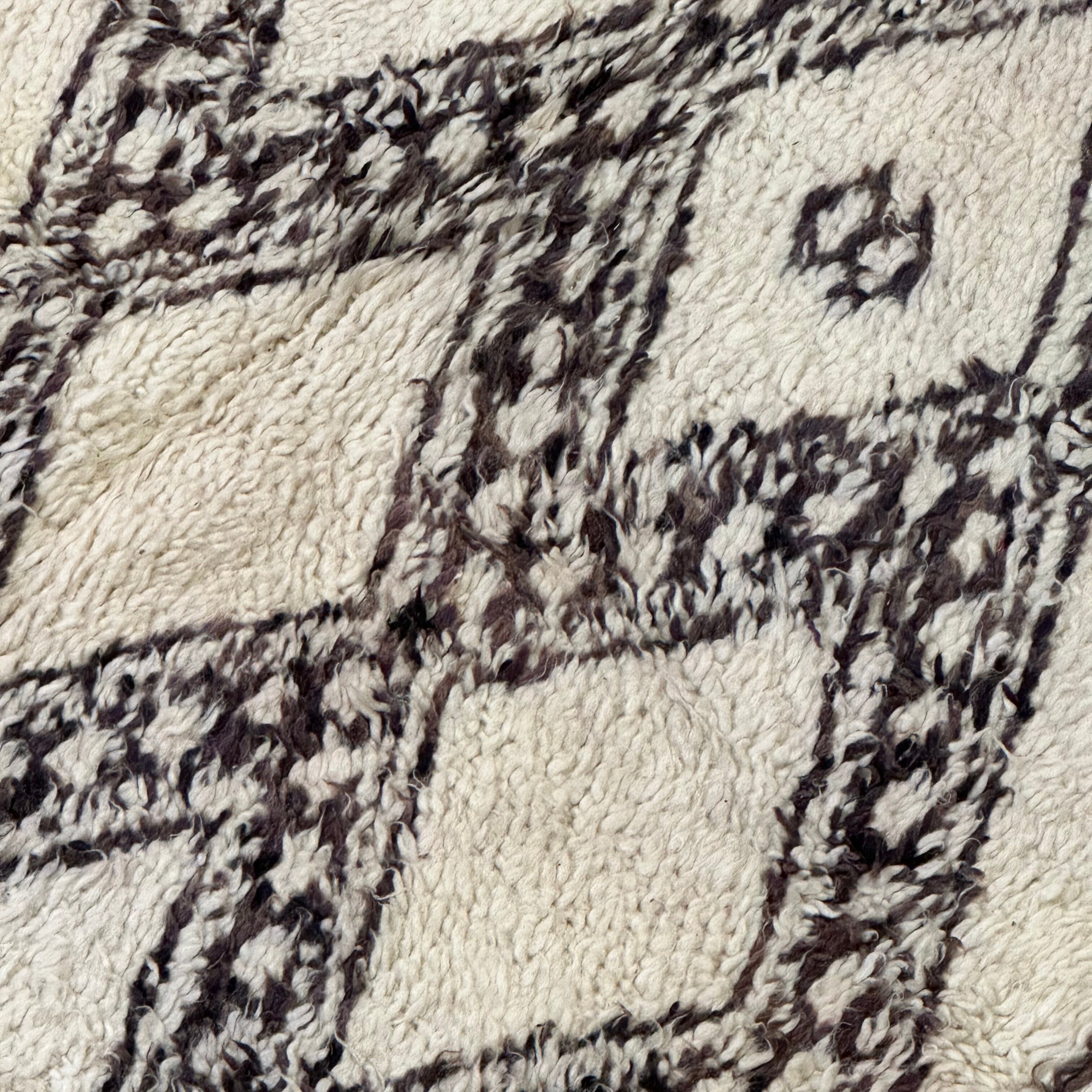 Vintage Mamousha Beni Ourain rug - size 176 x 312 cm.