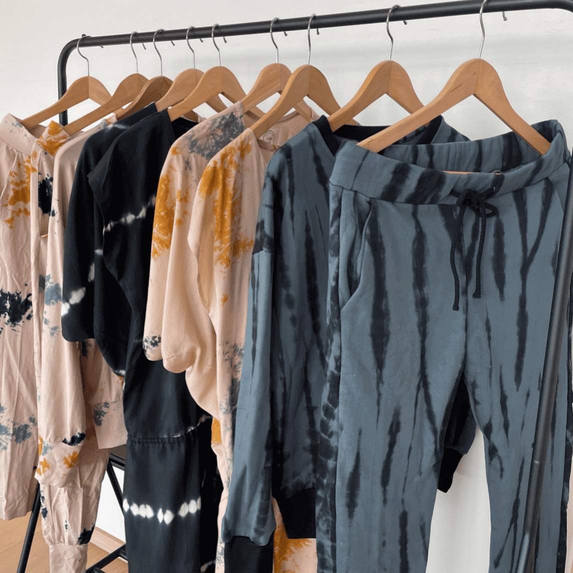 Loungewear - Kraftig tie dye bukser med lige ben i bambus/bomuld