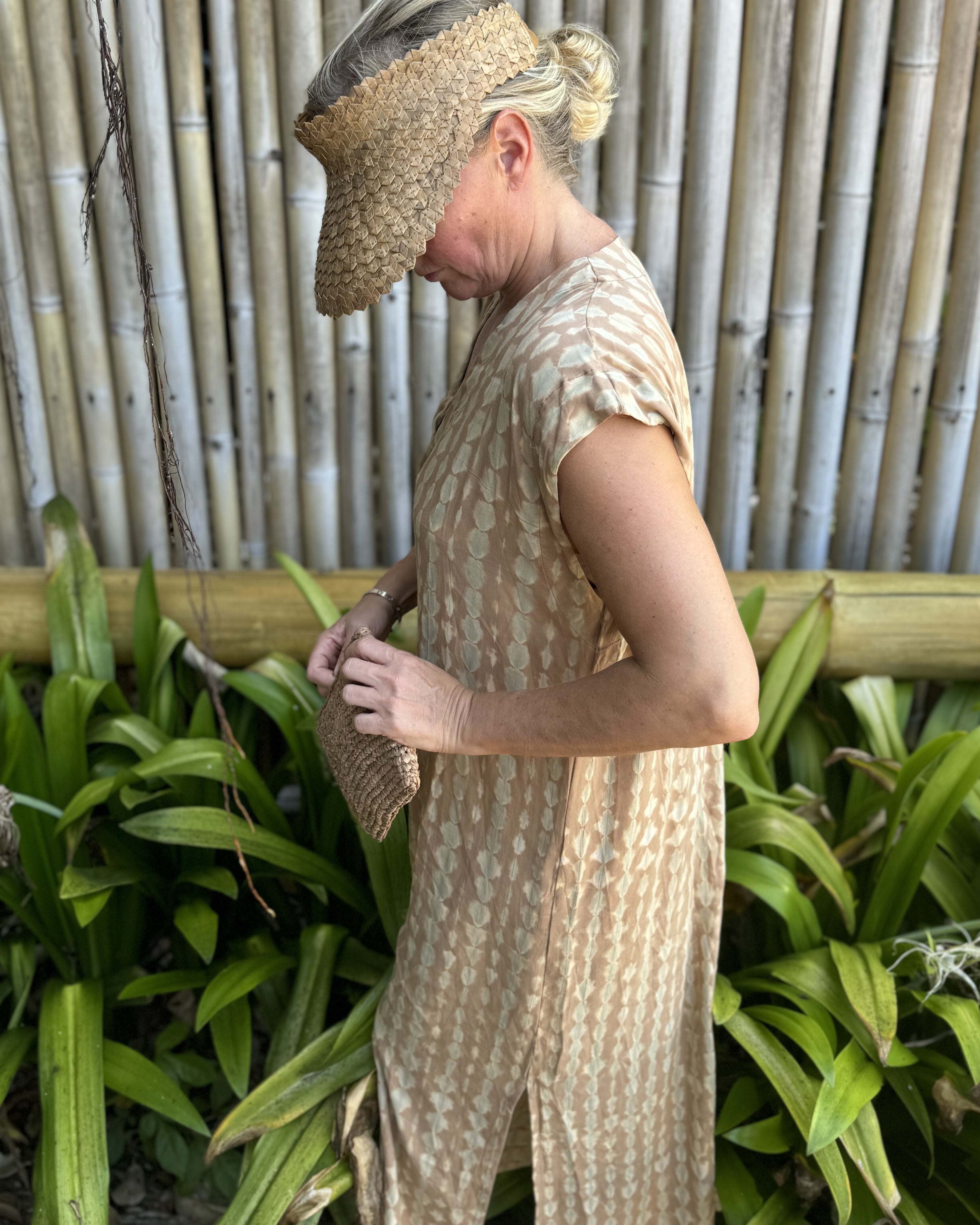 Tie dye tøj fra Bali – håndfarvede kaftans og kjoler