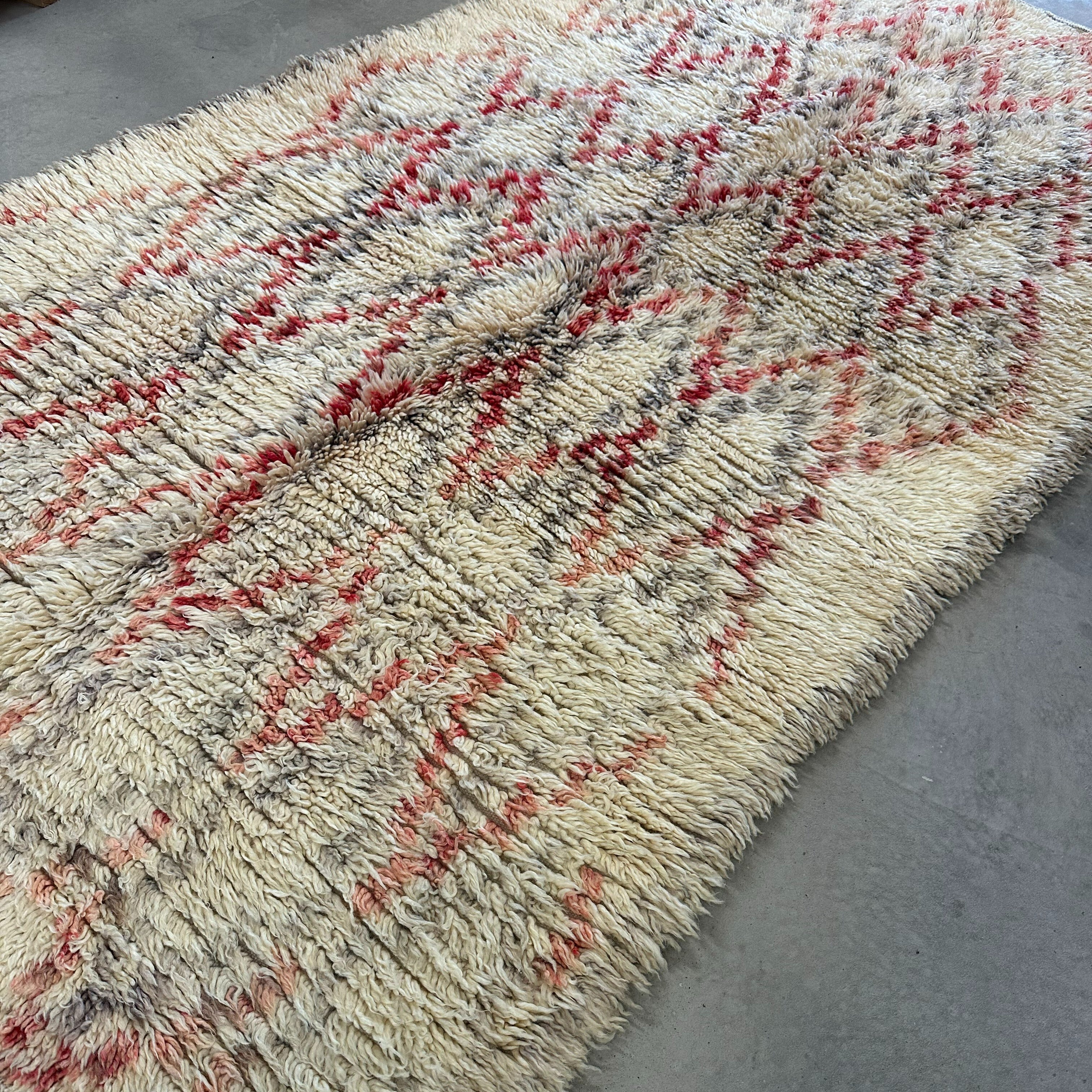 Vintage Mamousha Beni Ourain tæppe - størrelse 135 x 255 cm.