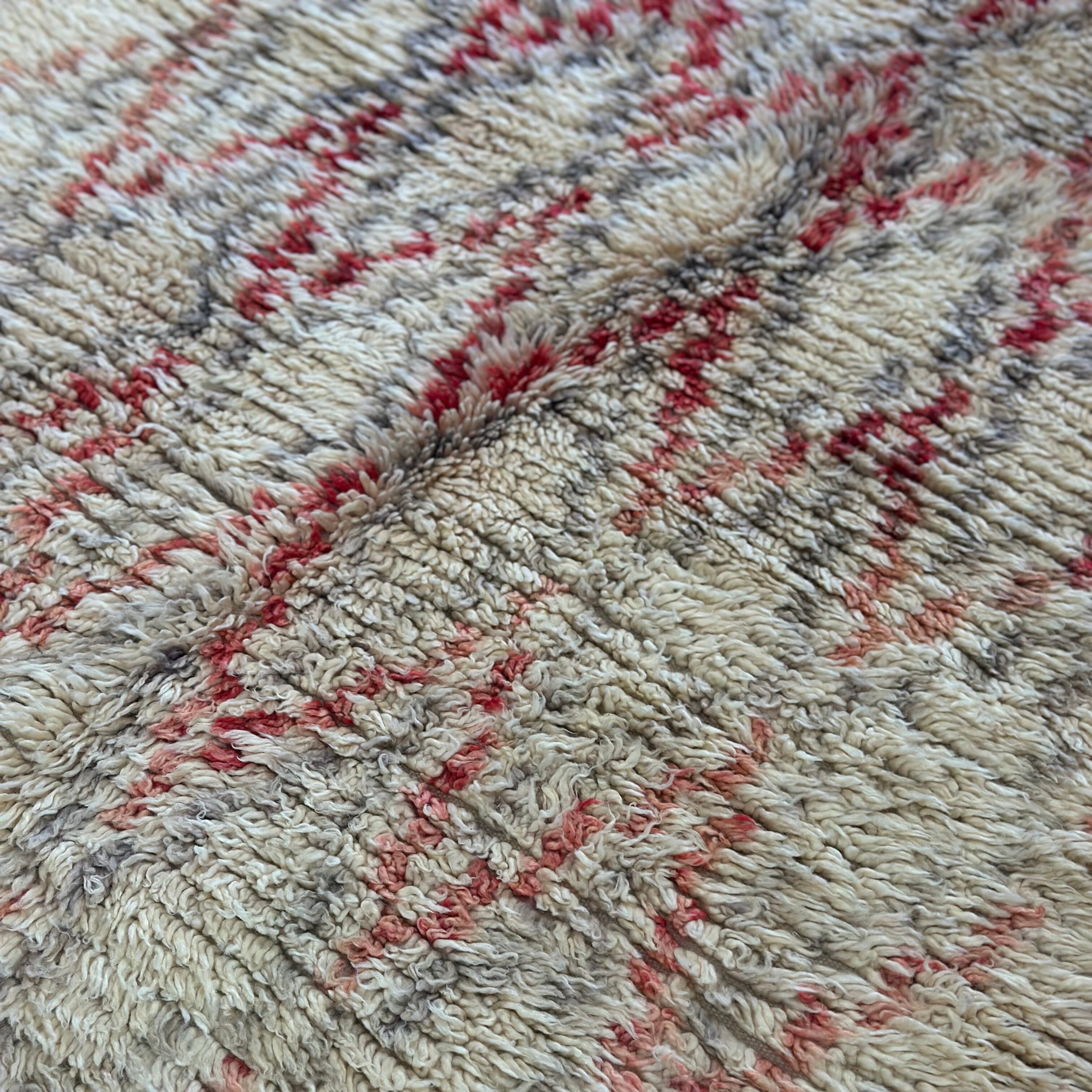 Vintage Mamousha Beni Ourain tæppe - størrelse 135 x 255 cm.