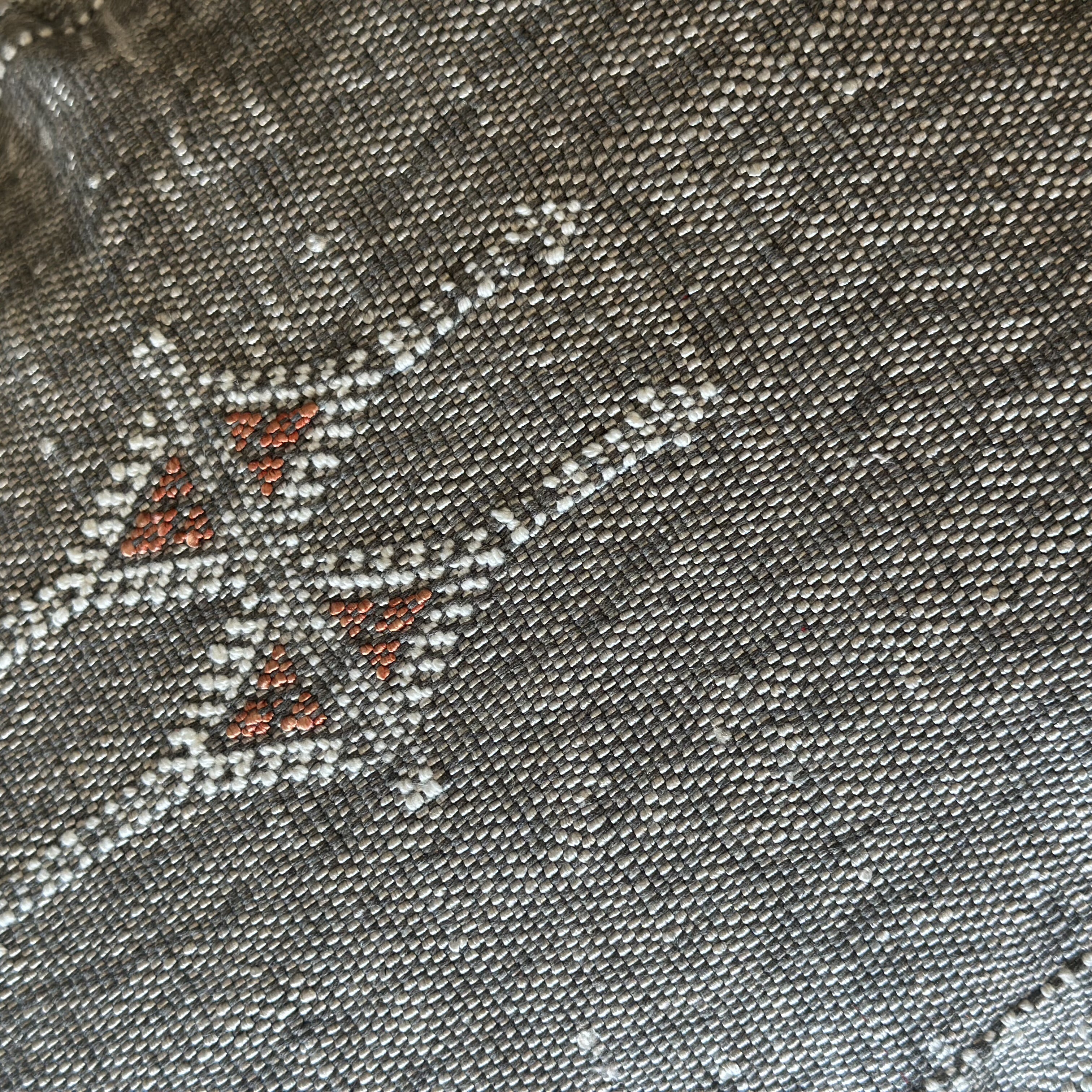 Cushion cover in cactus silk - size 45 x 45 cm.