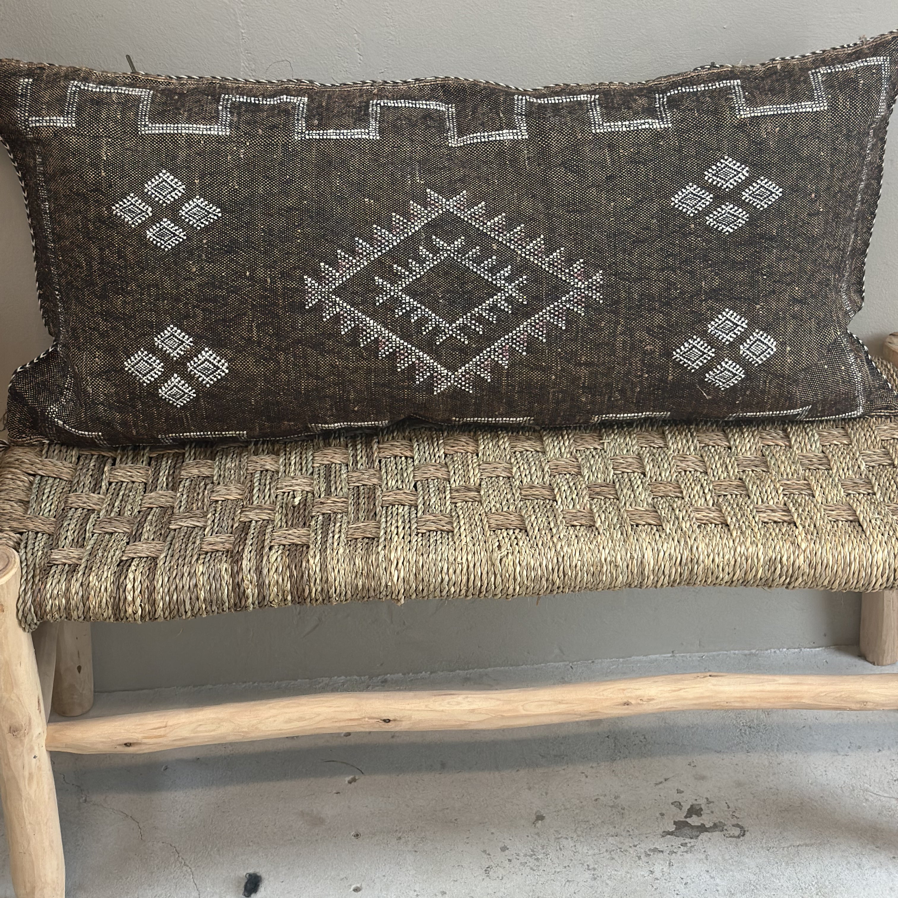 Cushion cover in cactus silk - size 50 x 90 cm. 