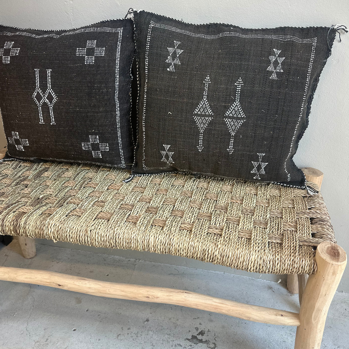 Cushion cover in cactus silk - size 45 x 45 cm.
