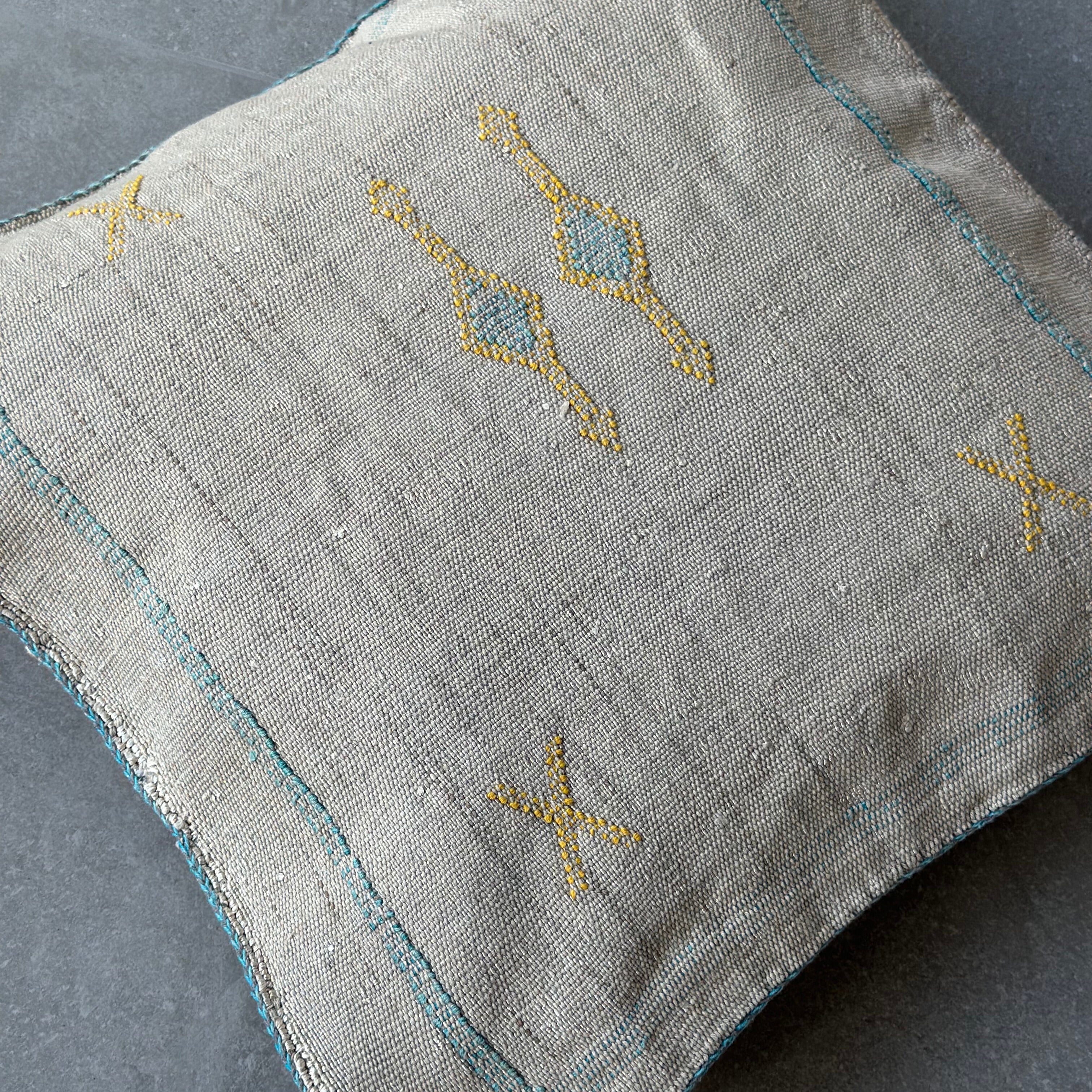 Putetrekk i kaktussilke - størrelse 45 x 45 cm.