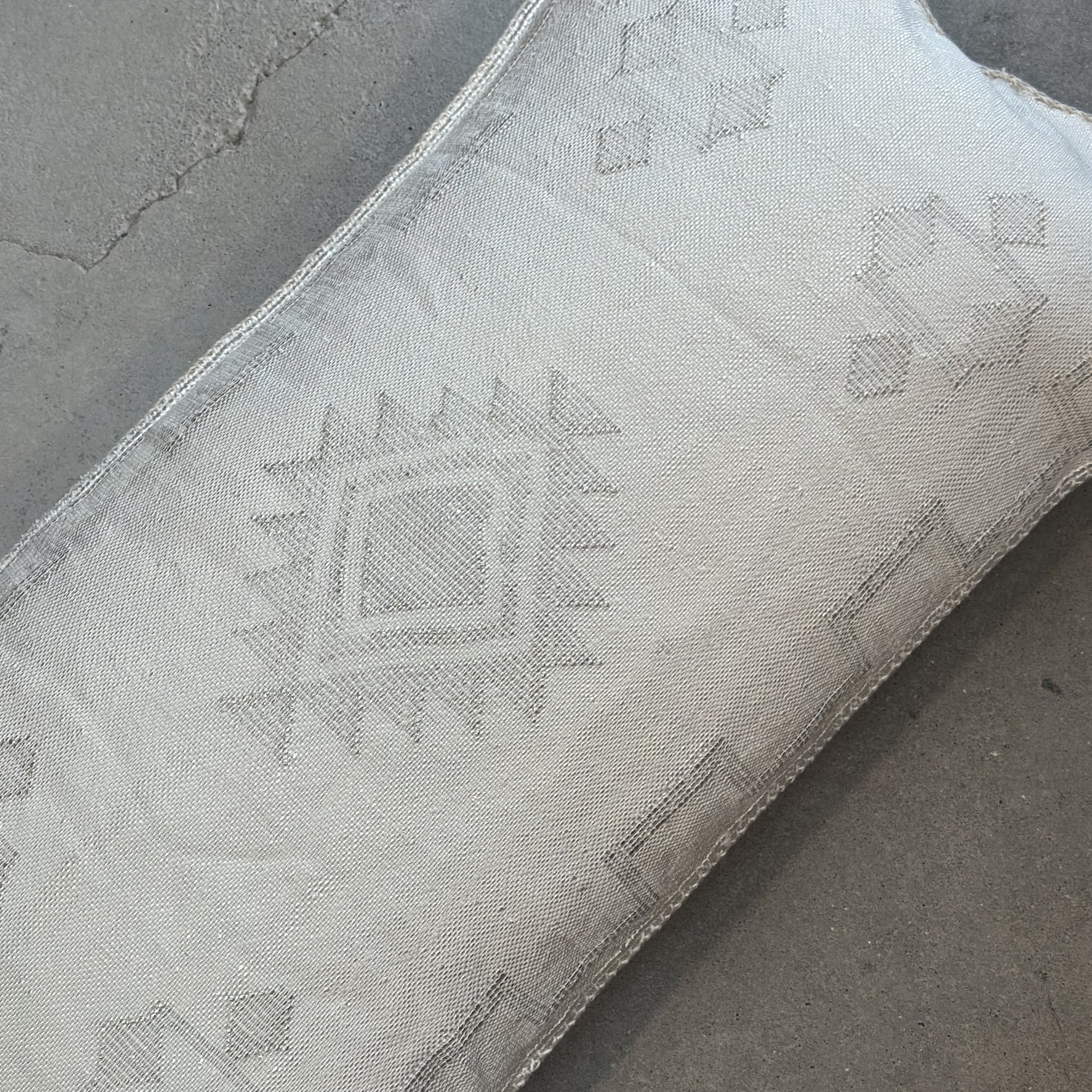Cushion cover in cactus silk - size 50 x 90 cm. 