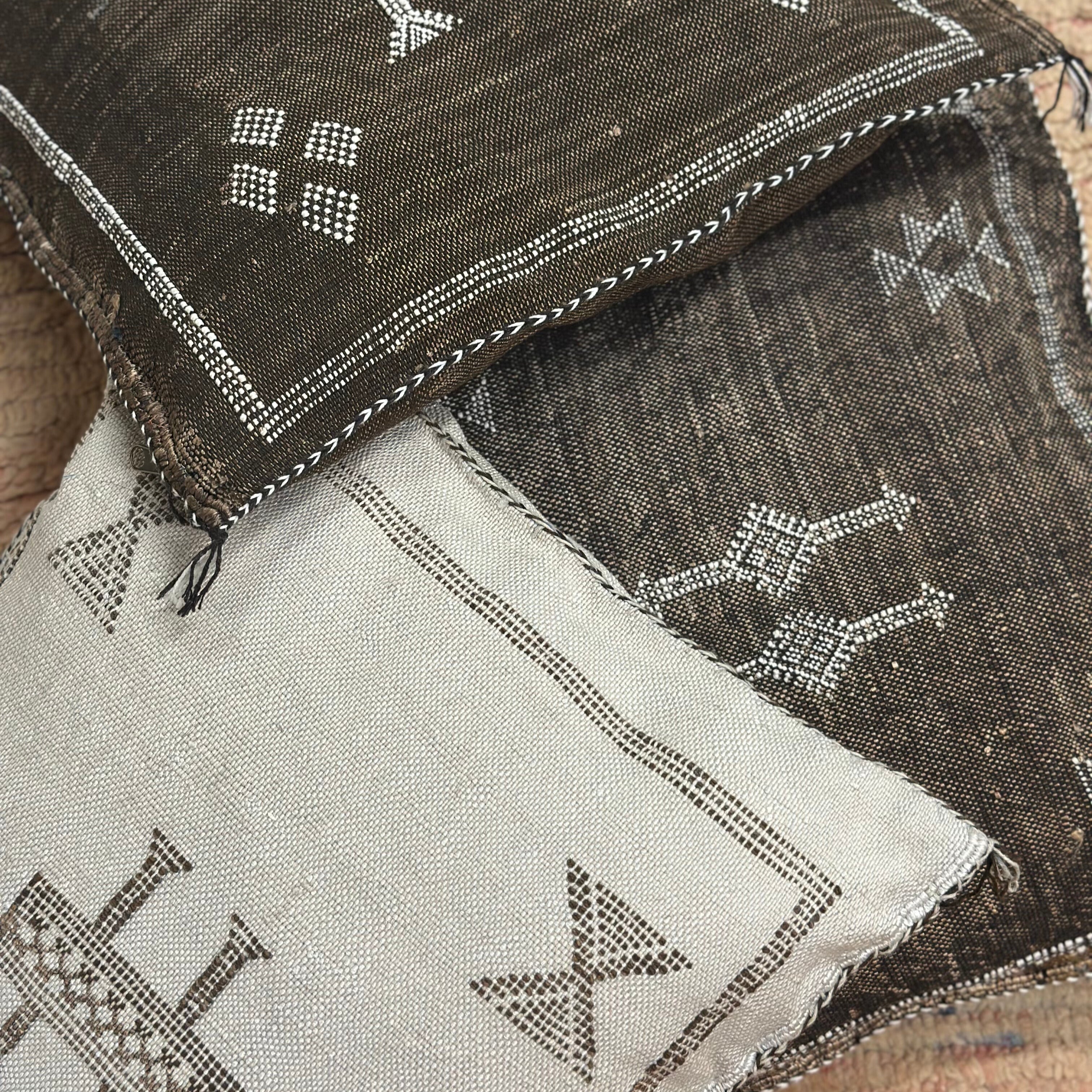 Pudebetræk i kaktussilke - størrelse ca. 45 x 45 cm.