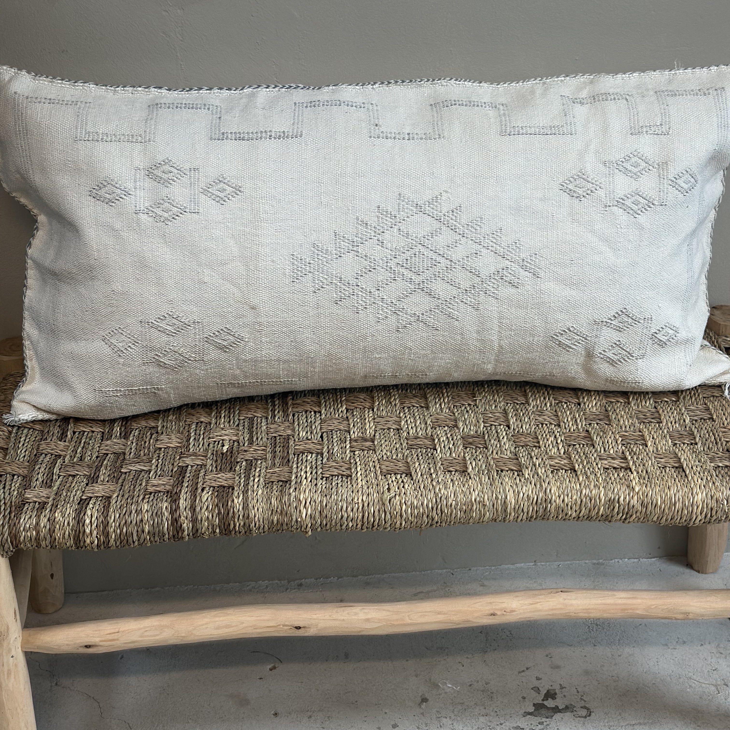 Kaktussilke pudebetræk ca. 50 x 90 cm – Off white m. lyst mønster
