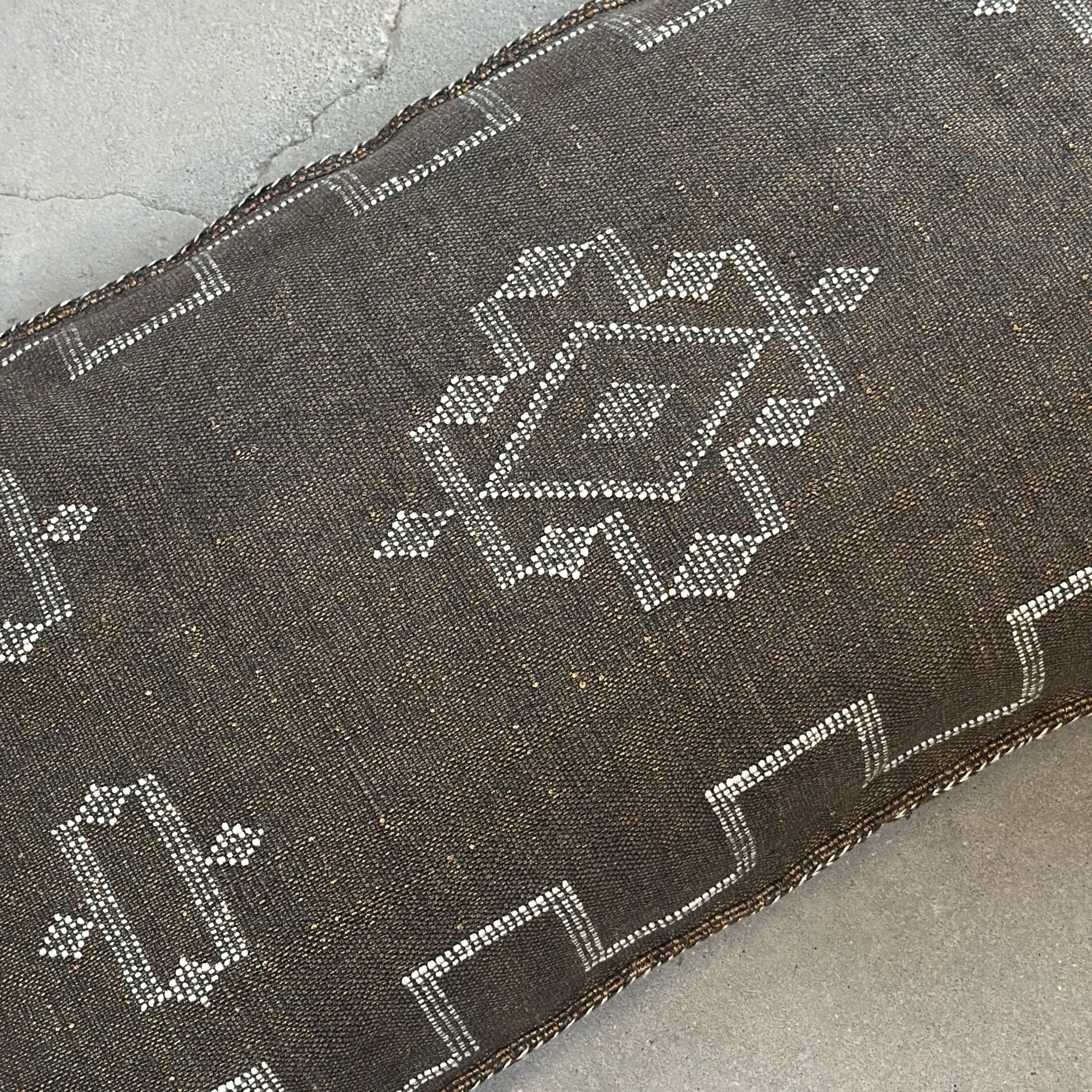 Kaktussilke pudebetræk ca. 50 x 90 cm – Brun med lyst mønster