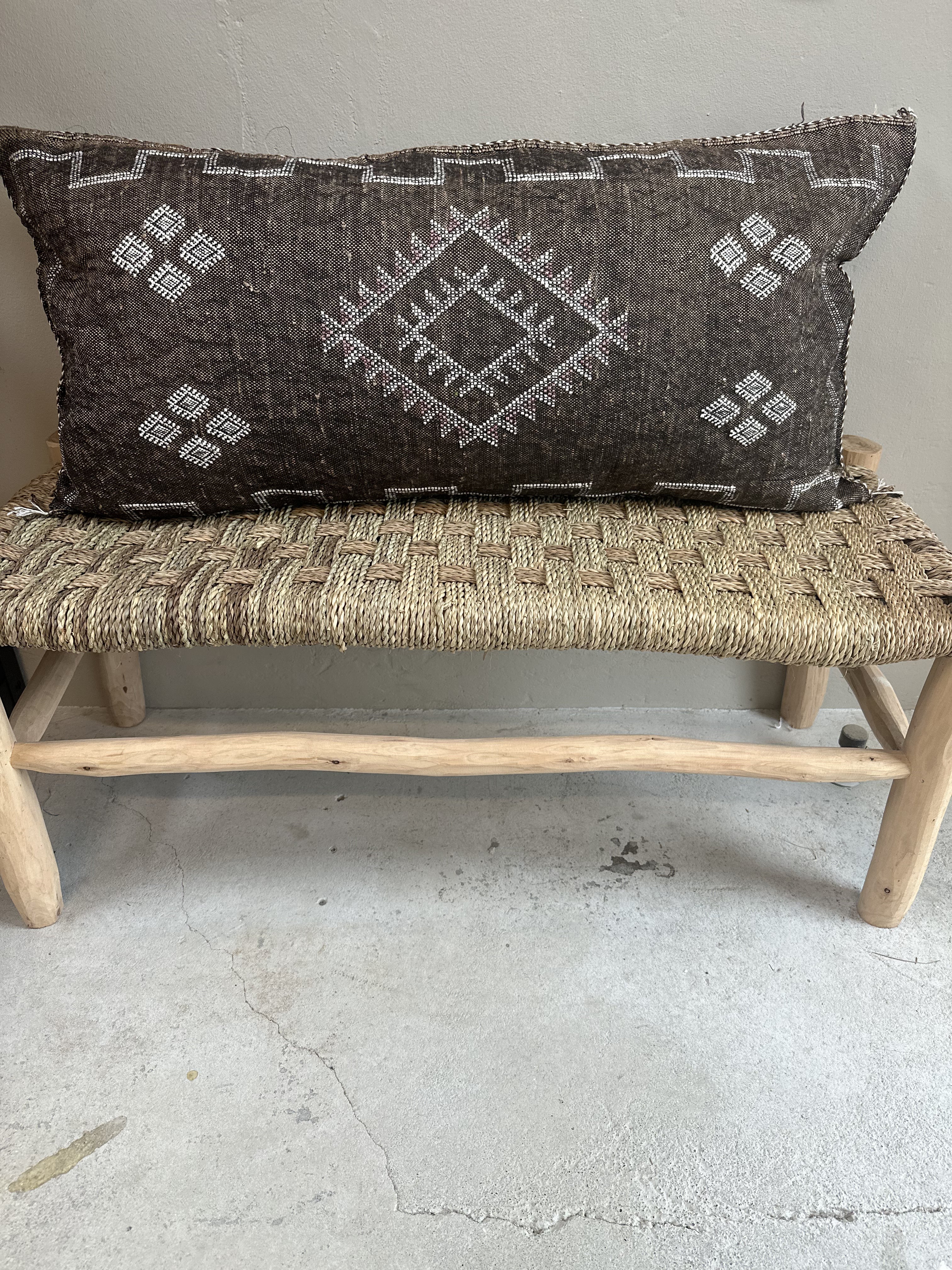 Cushion cover in cactus silk - size 50 x 90 cm. 